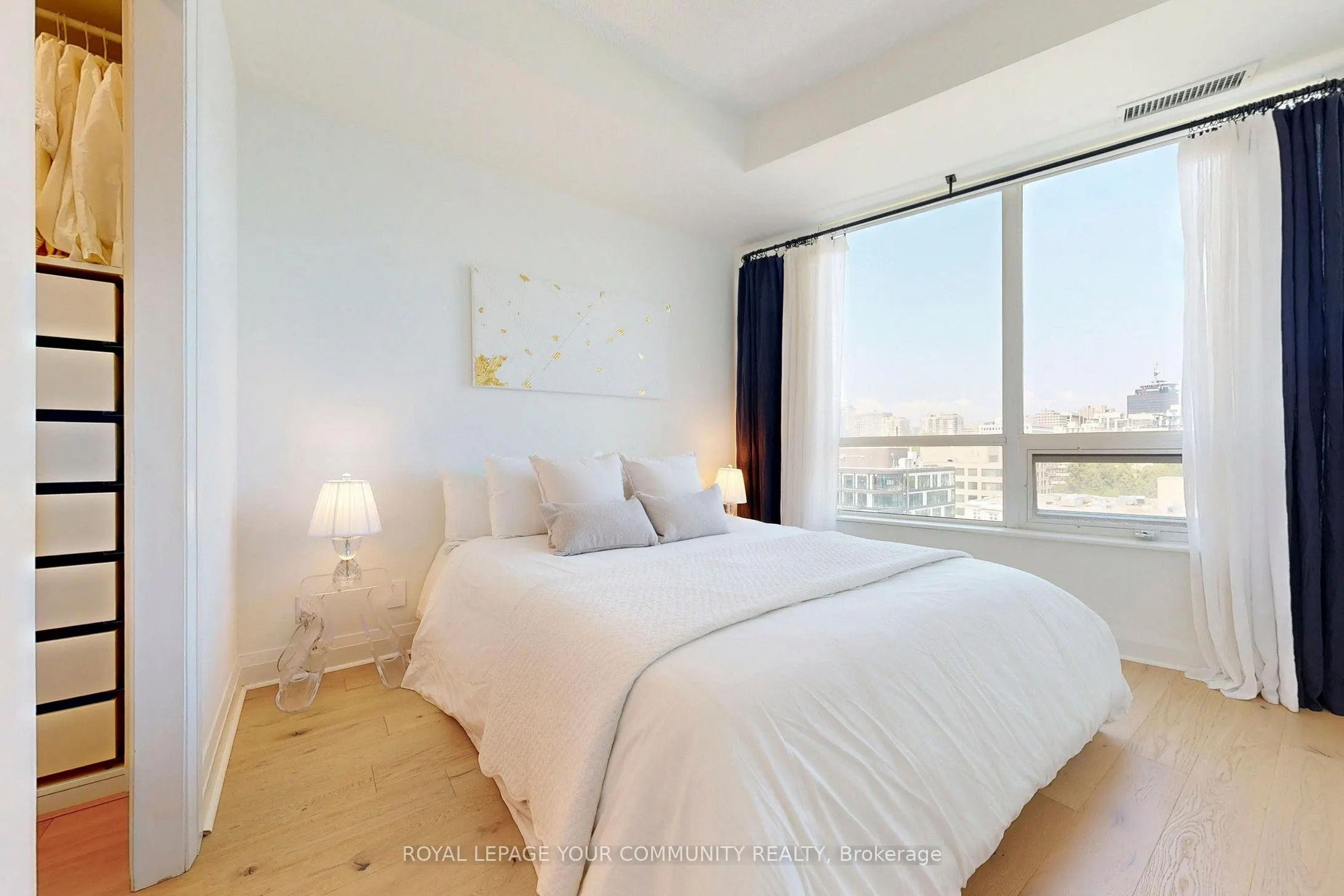 20 Scrivener Square, #905