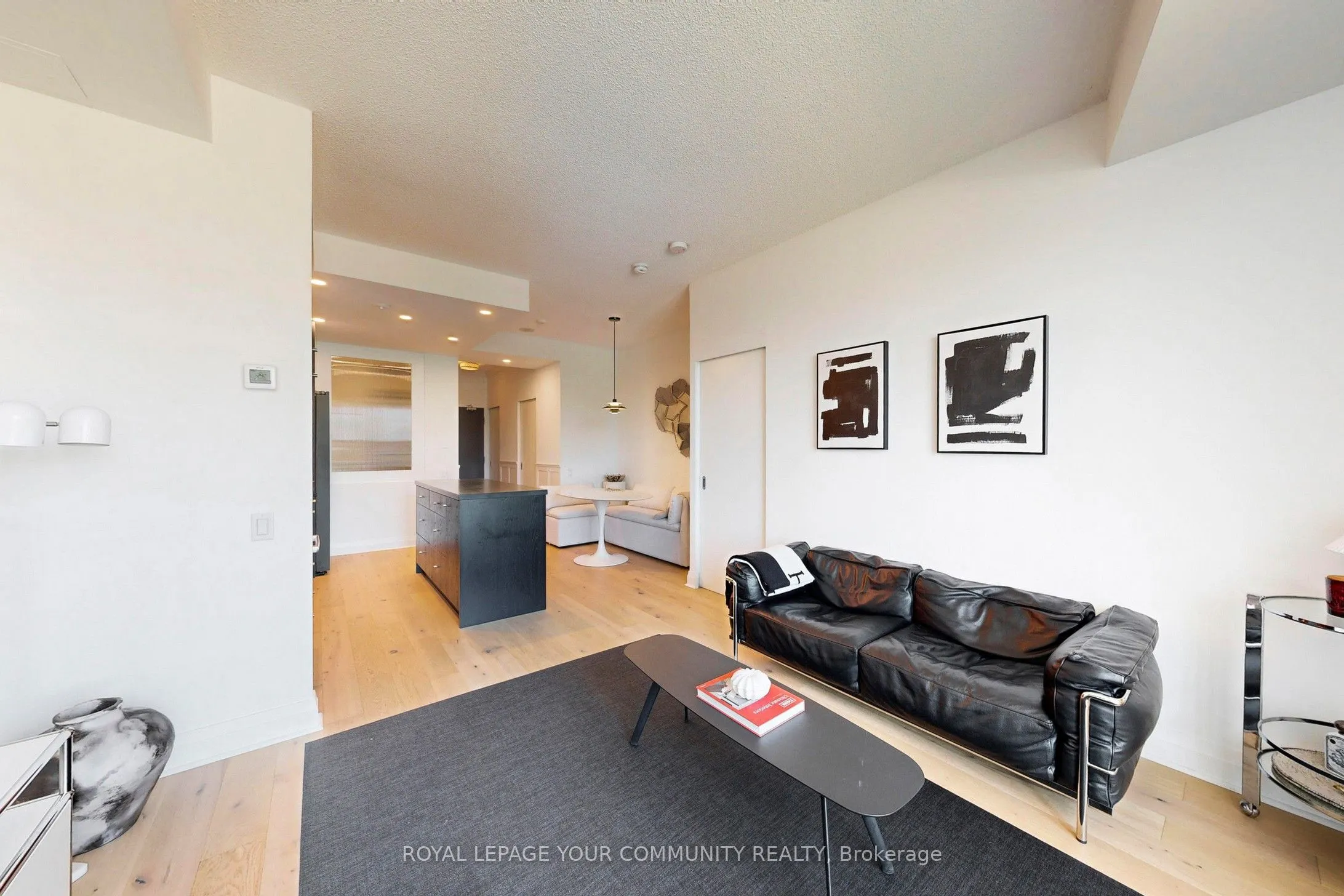 20 Scrivener Square, #905