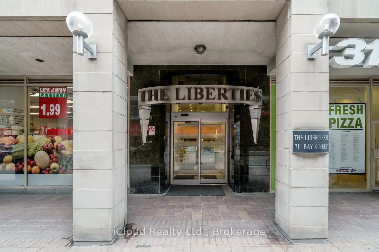 711 Bay Street, #520