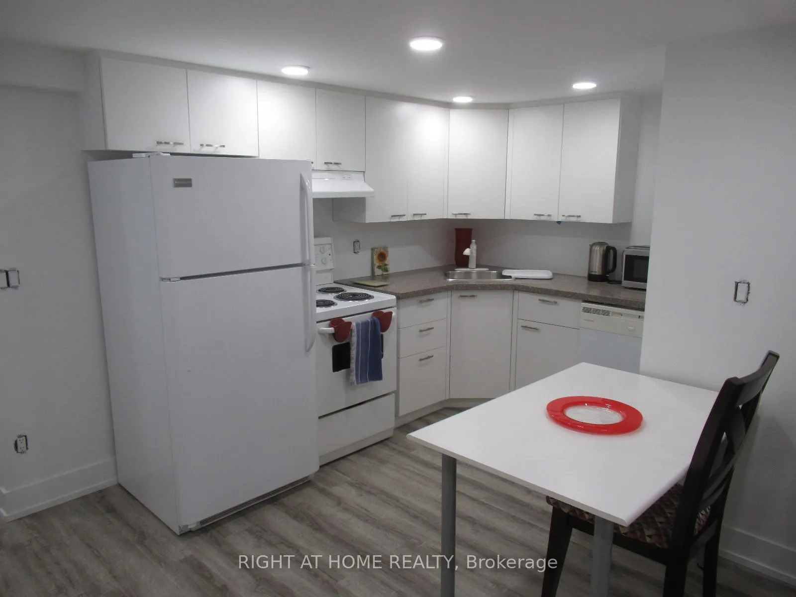 272 Roxton Road, #Lower