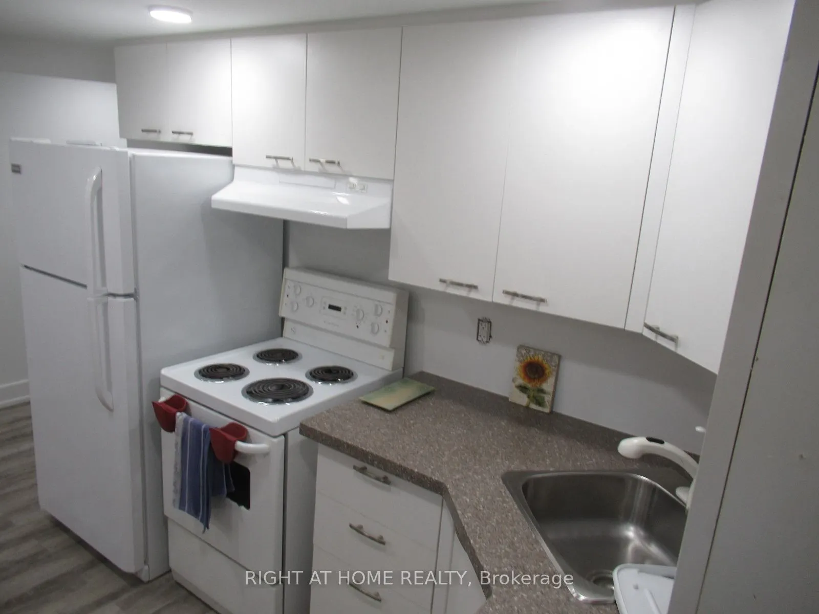 272 Roxton Road, #Lower