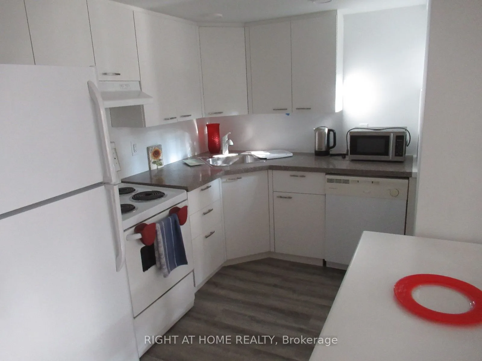 272 Roxton Road, #Lower