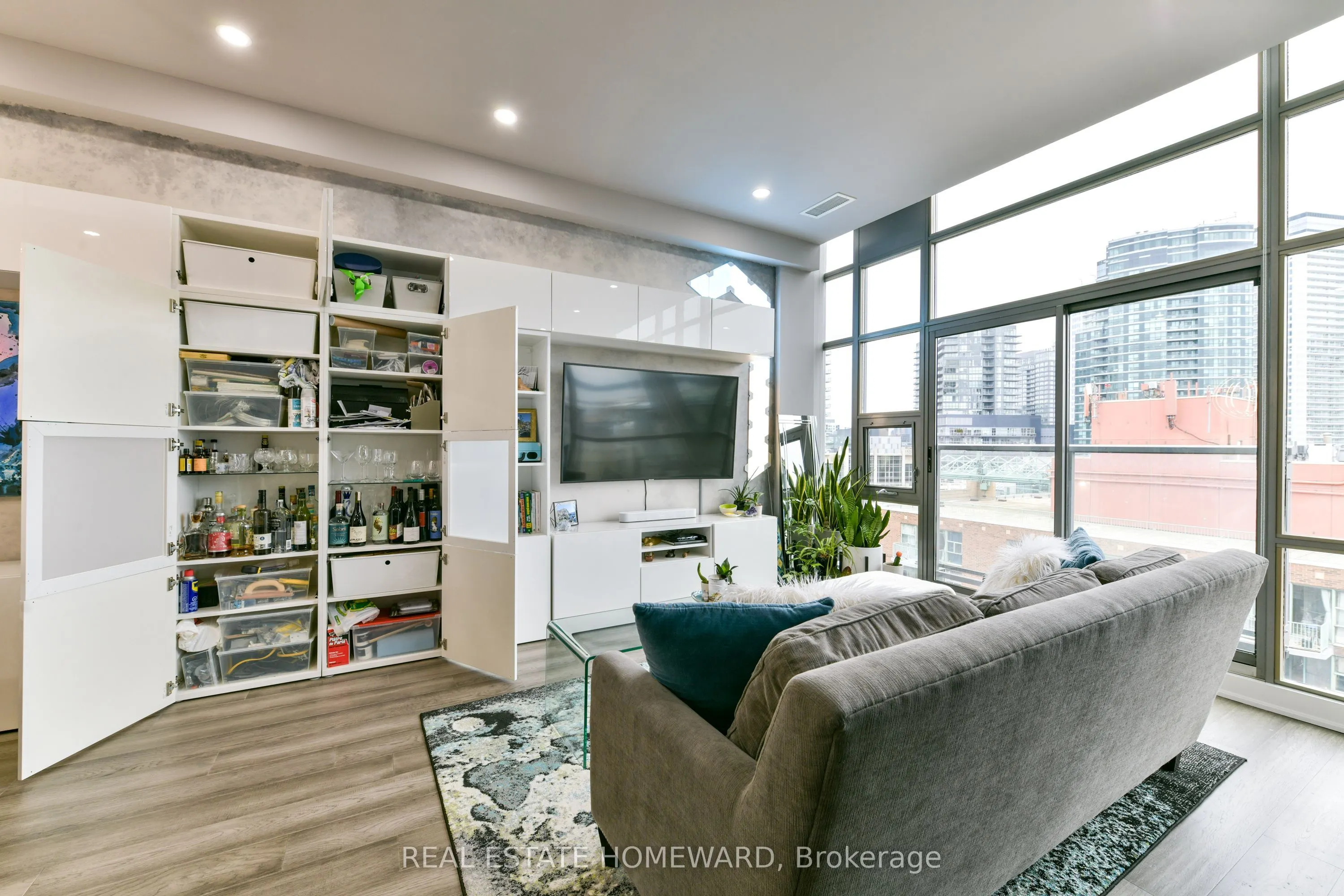 637 Lake Shore Boulevard W, #1024