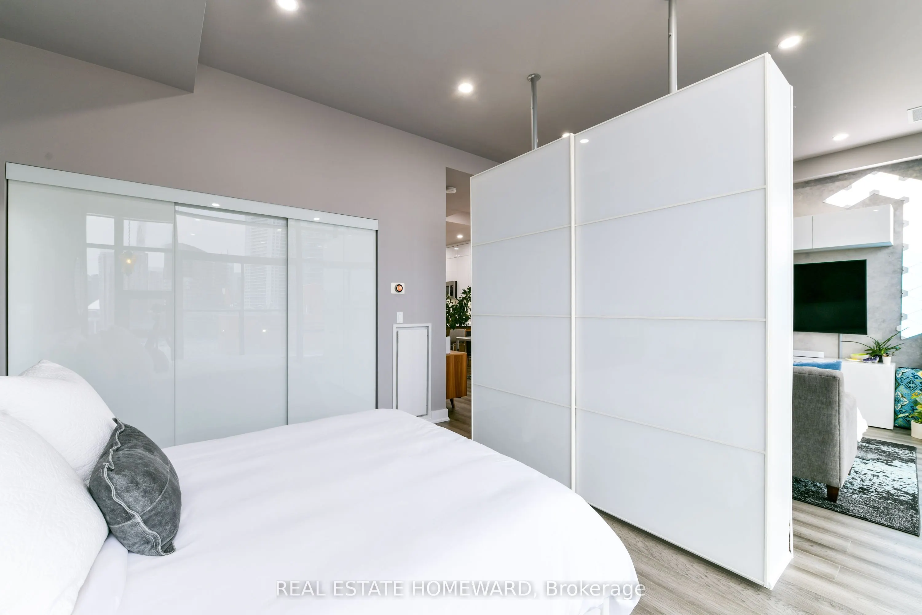 637 Lake Shore Boulevard W, #1024
