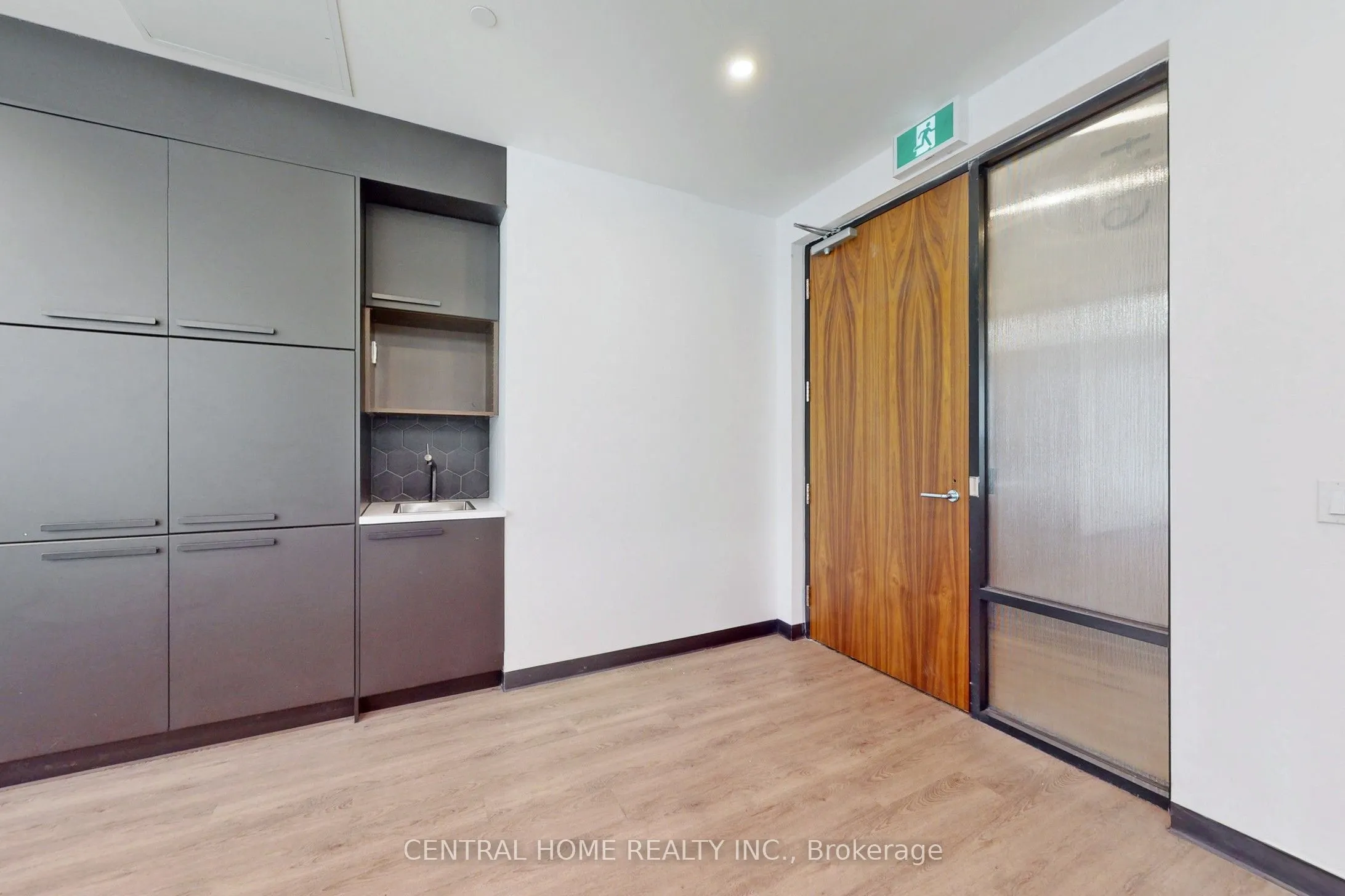 130 Queens Quay E, #604