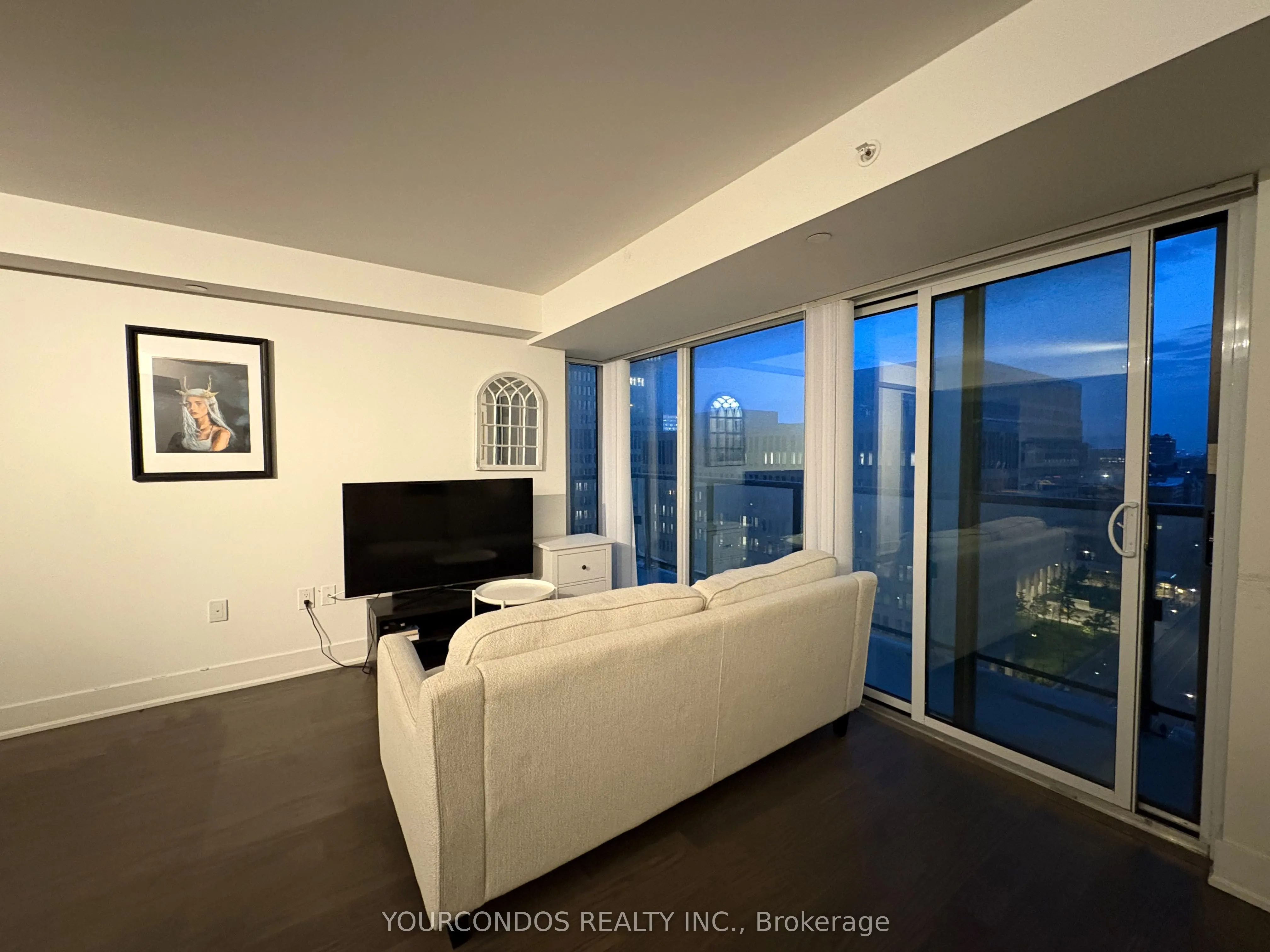 955 Bay Street, #1307