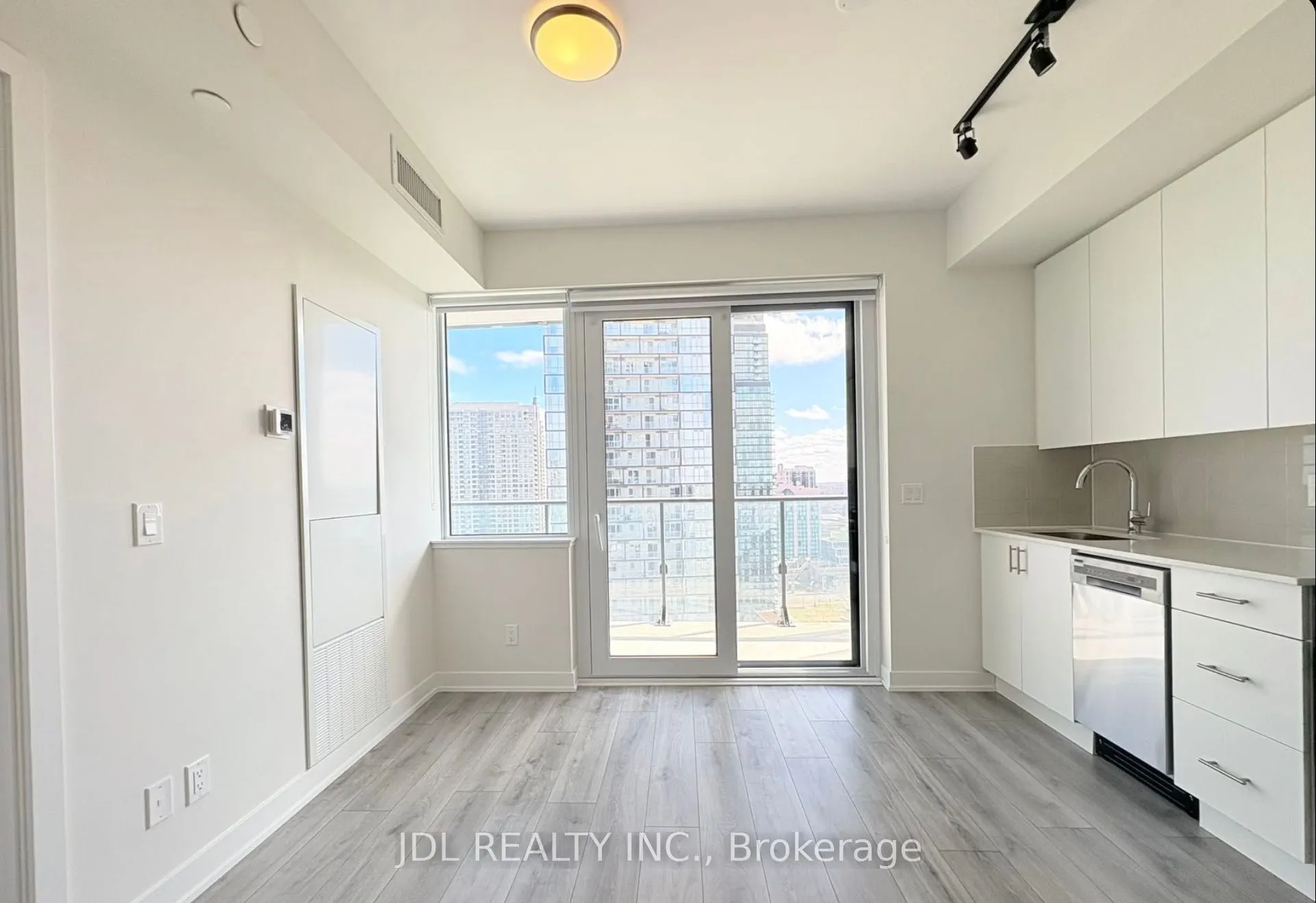 15 Ellerslie Avenue, #2103