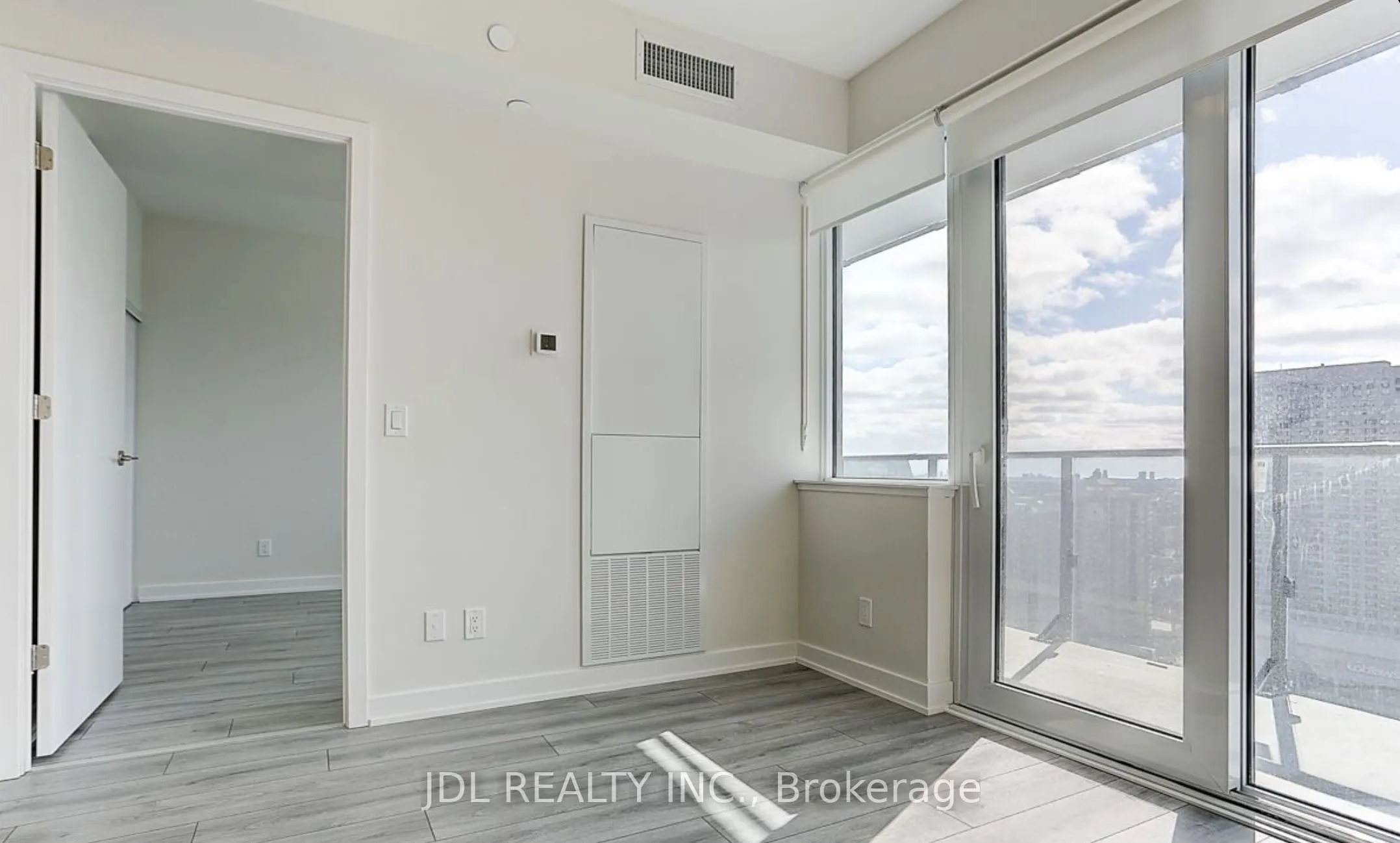 15 Ellerslie Avenue, #2103