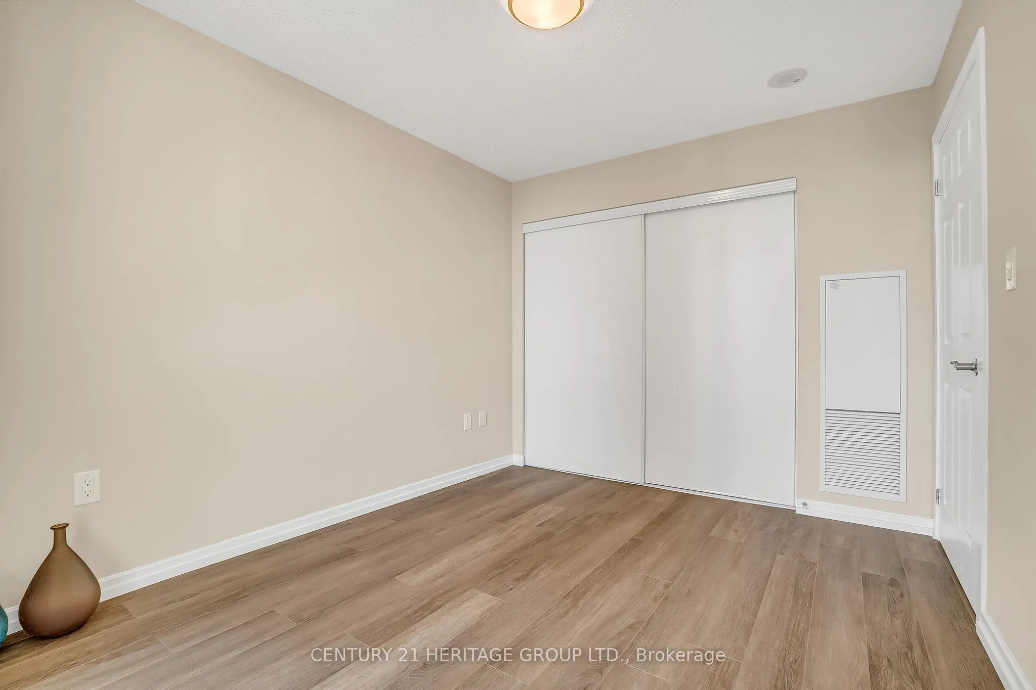 70 Forest Manor Road, #905