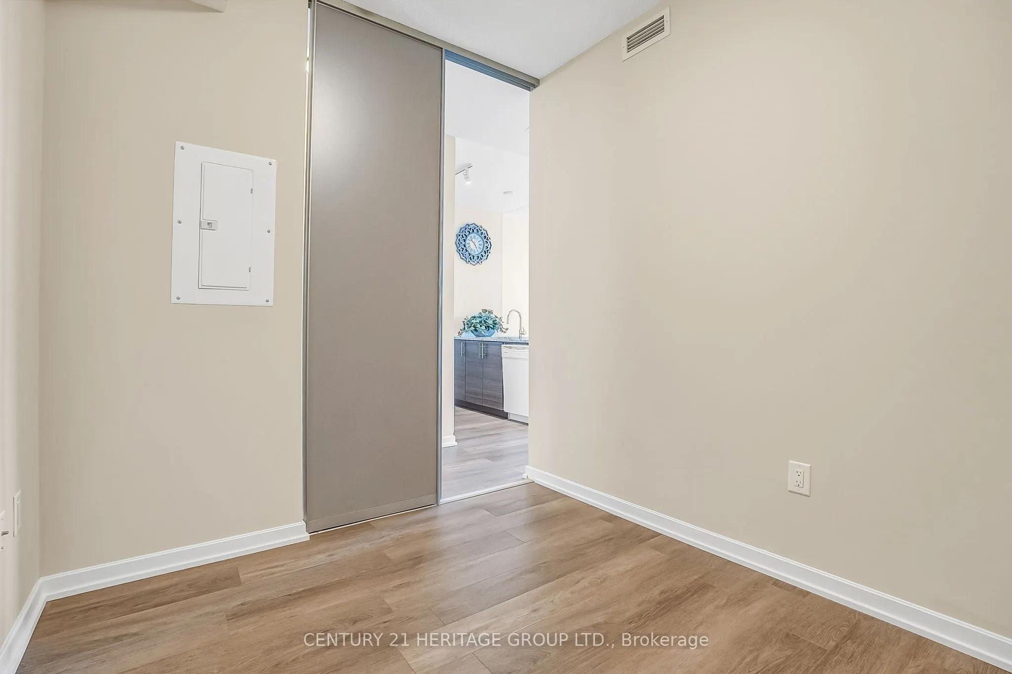 70 Forest Manor Road, #905