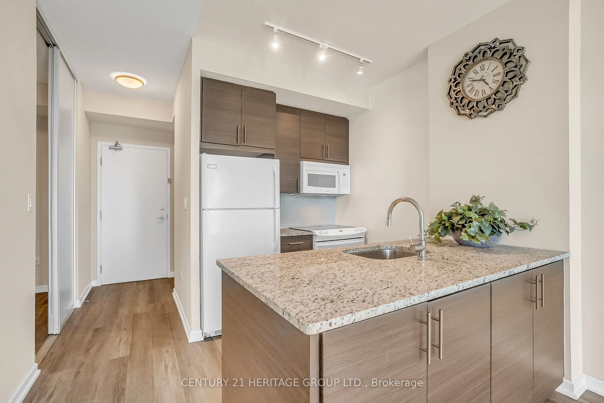 70 Forest Manor Road, #905