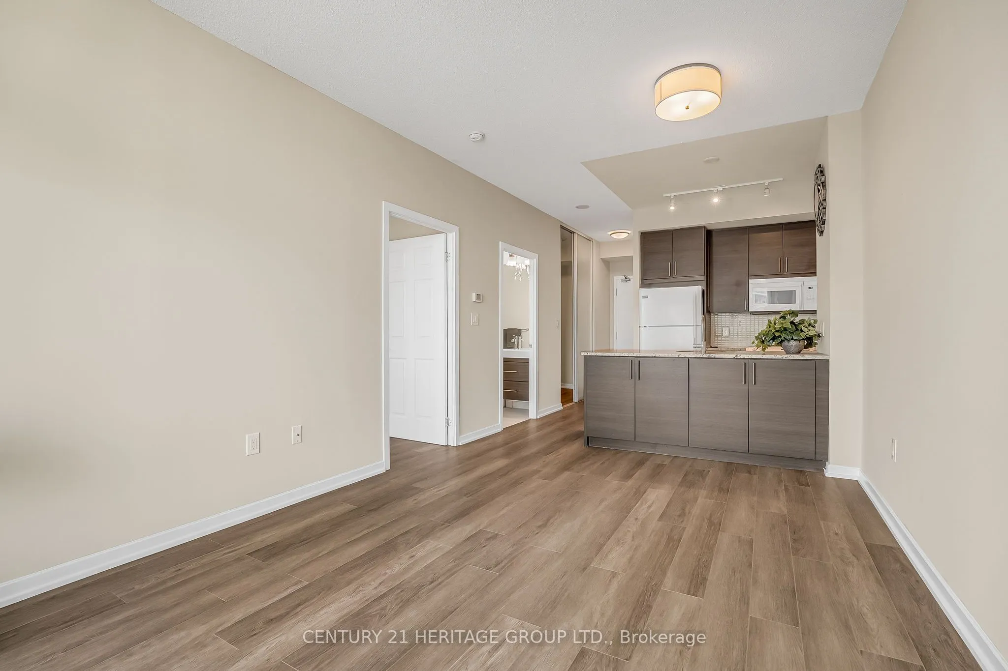 70 Forest Manor Road, #905