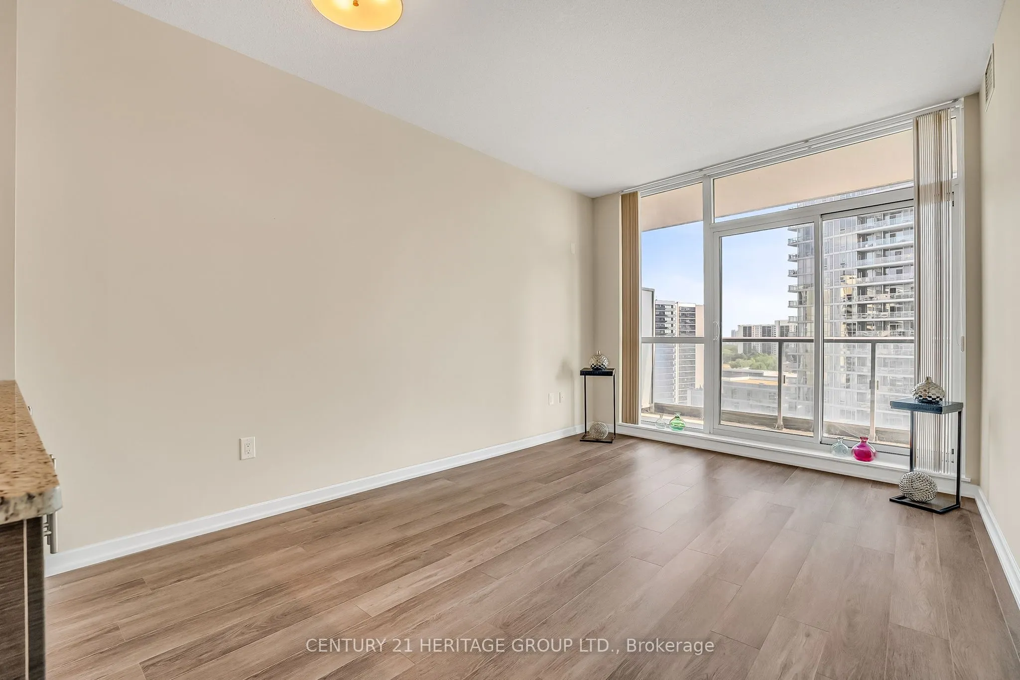70 Forest Manor Road, #905