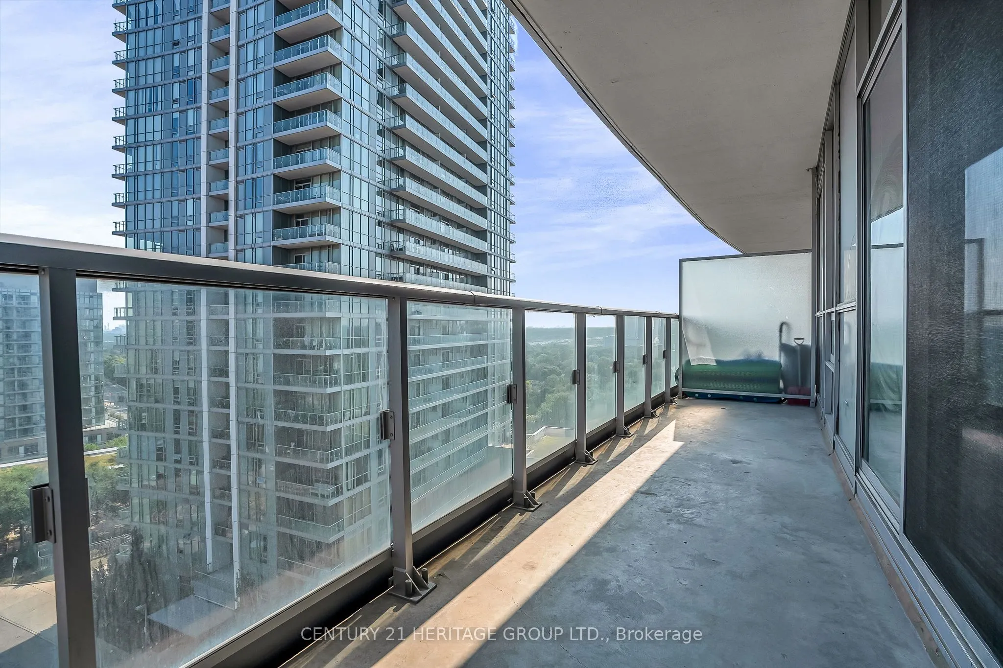 70 Forest Manor Road, #905
