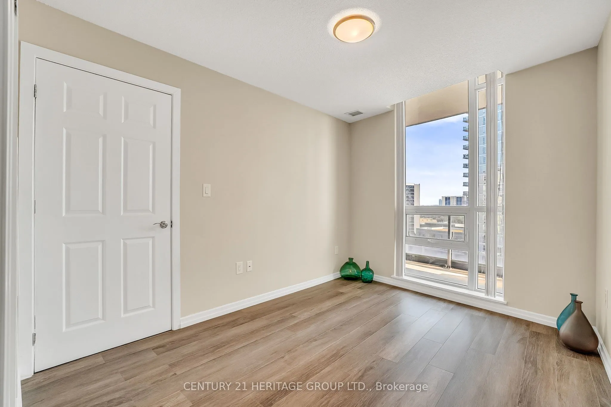 70 Forest Manor Road, #905