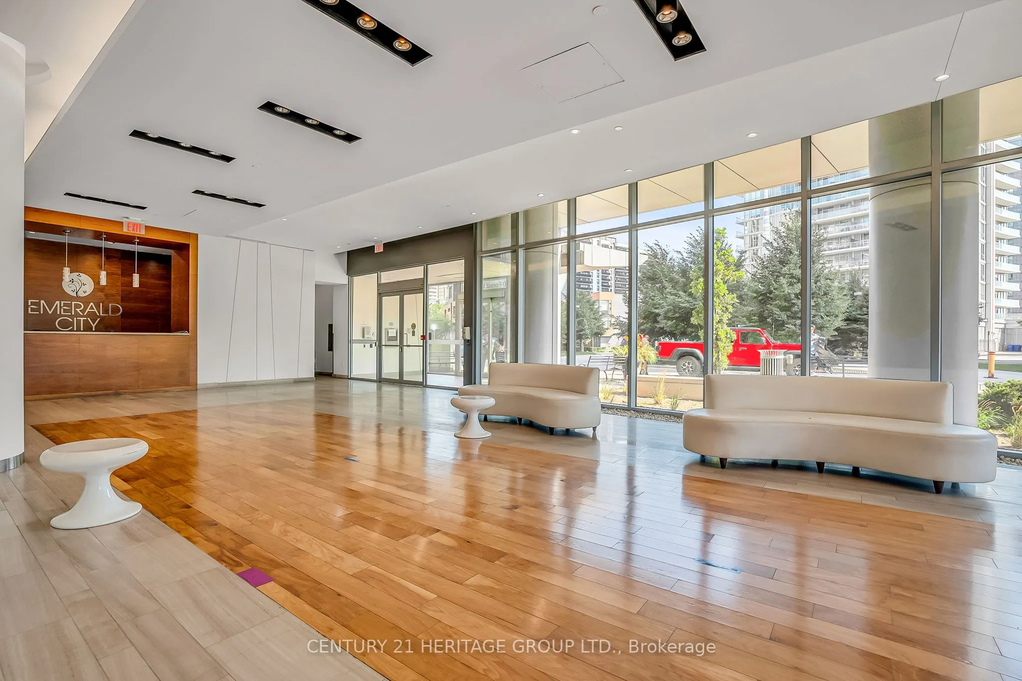 70 Forest Manor Road, #905