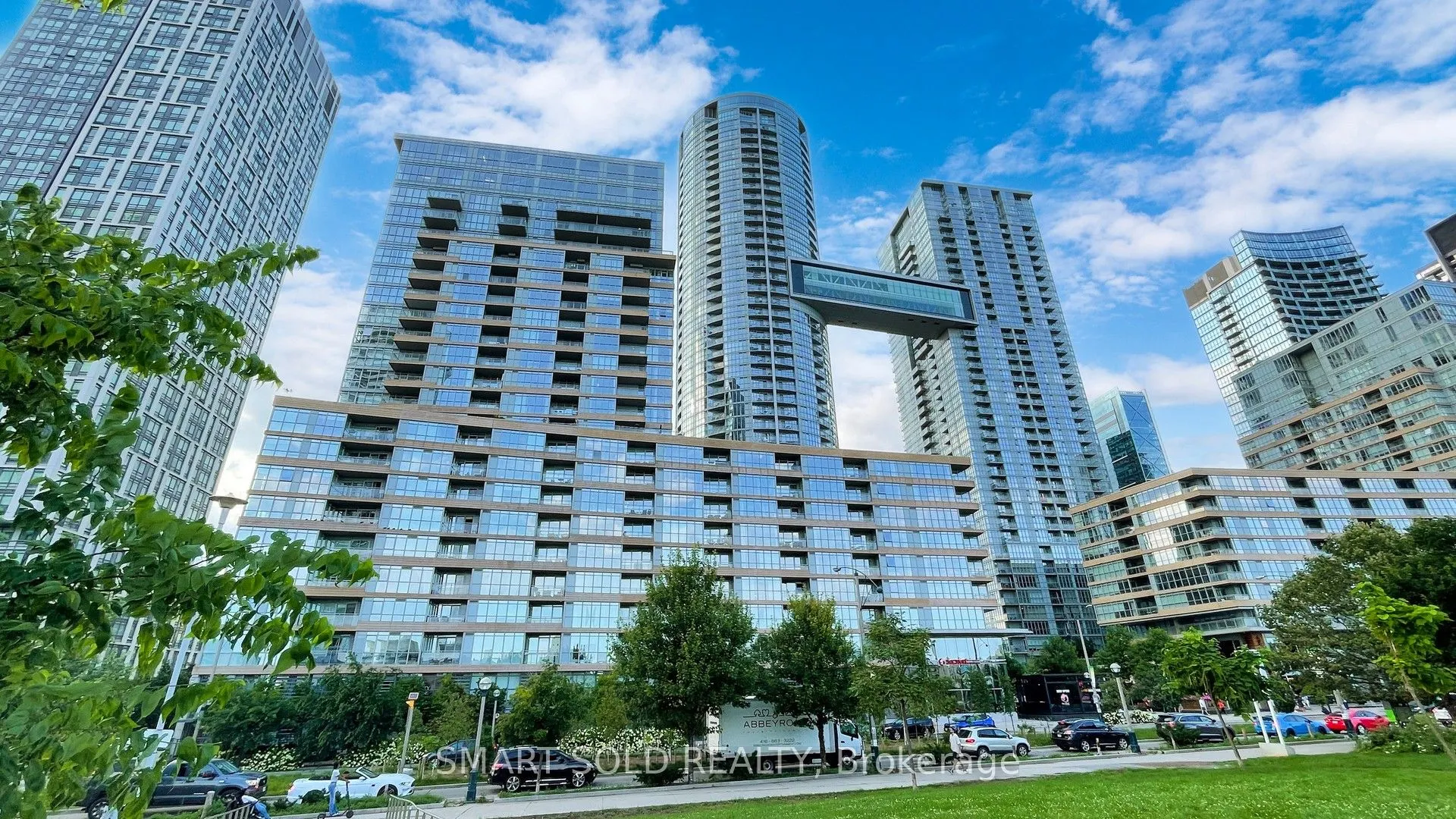 151 Dan Leckie Way, #736
