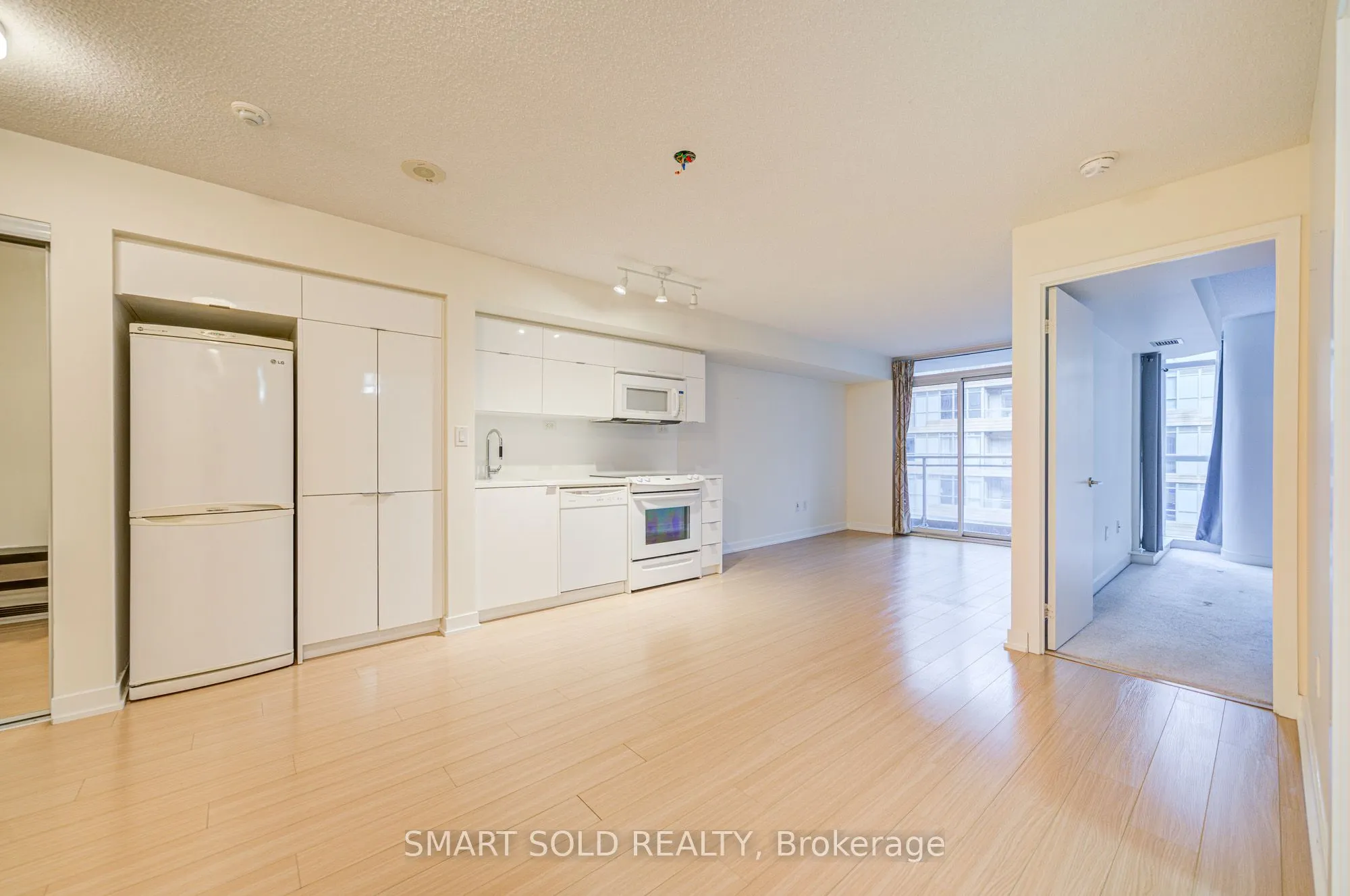 151 Dan Leckie Way, #736