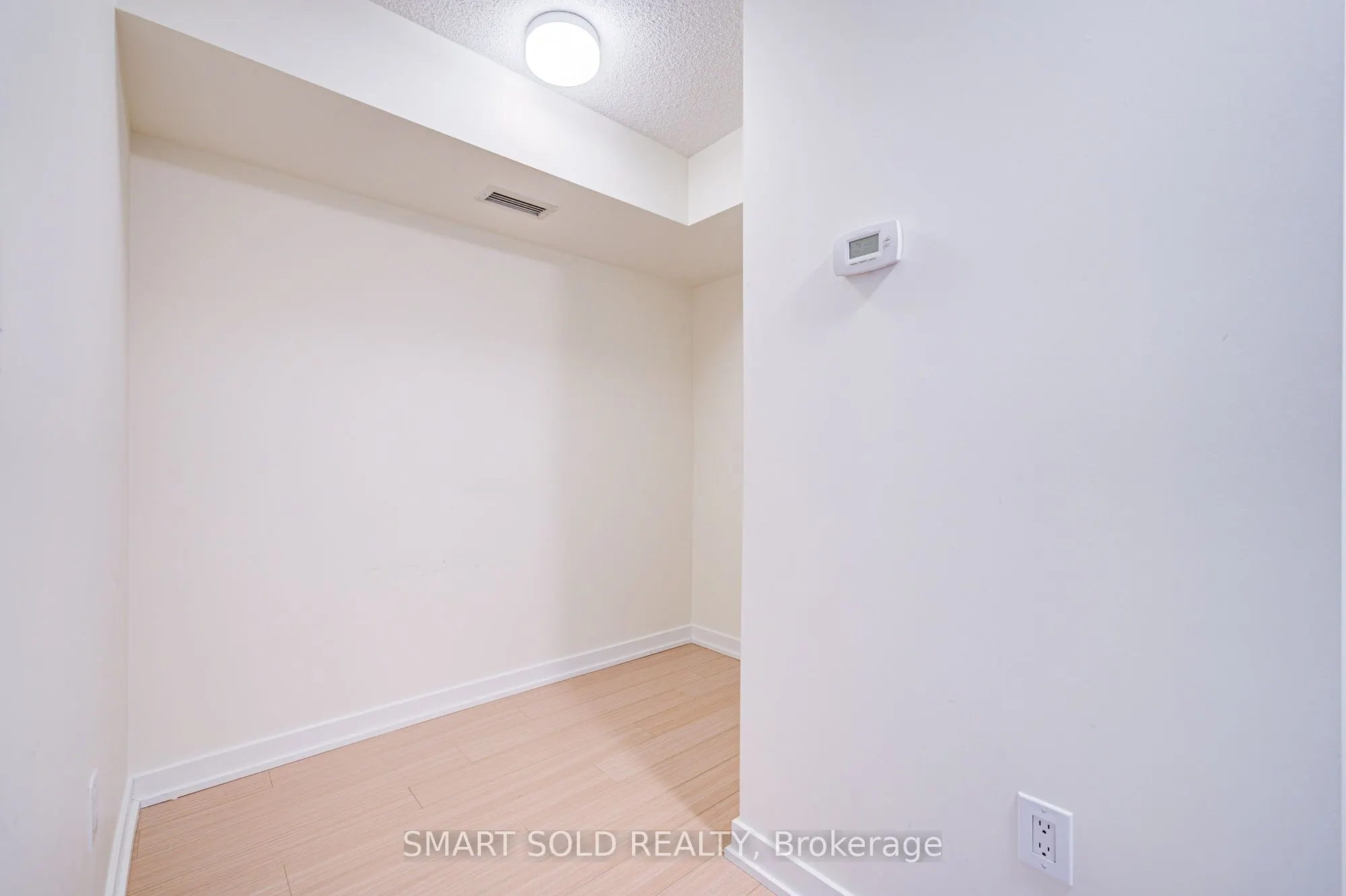 151 Dan Leckie Way, #736