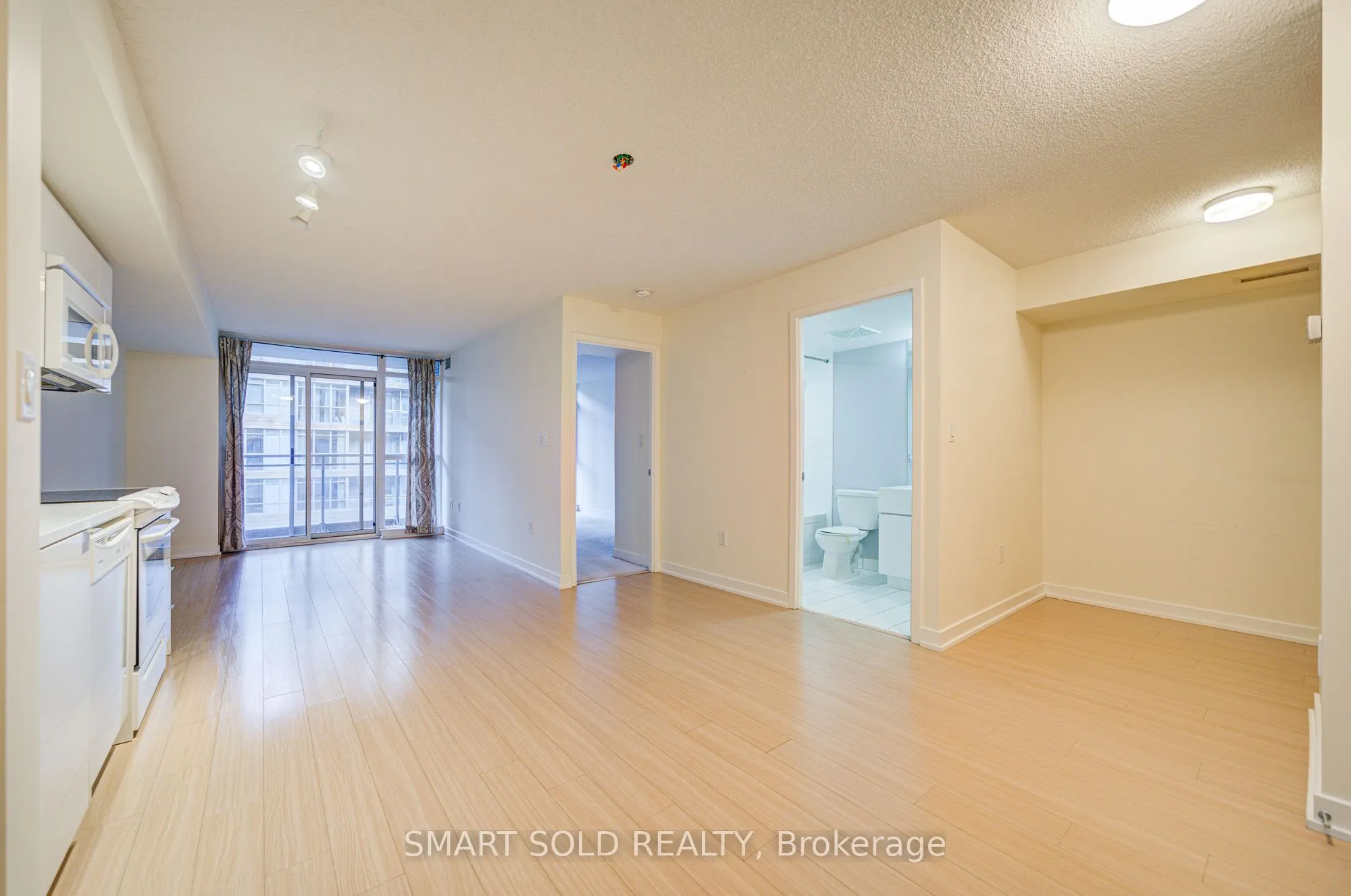 151 Dan Leckie Way, #736