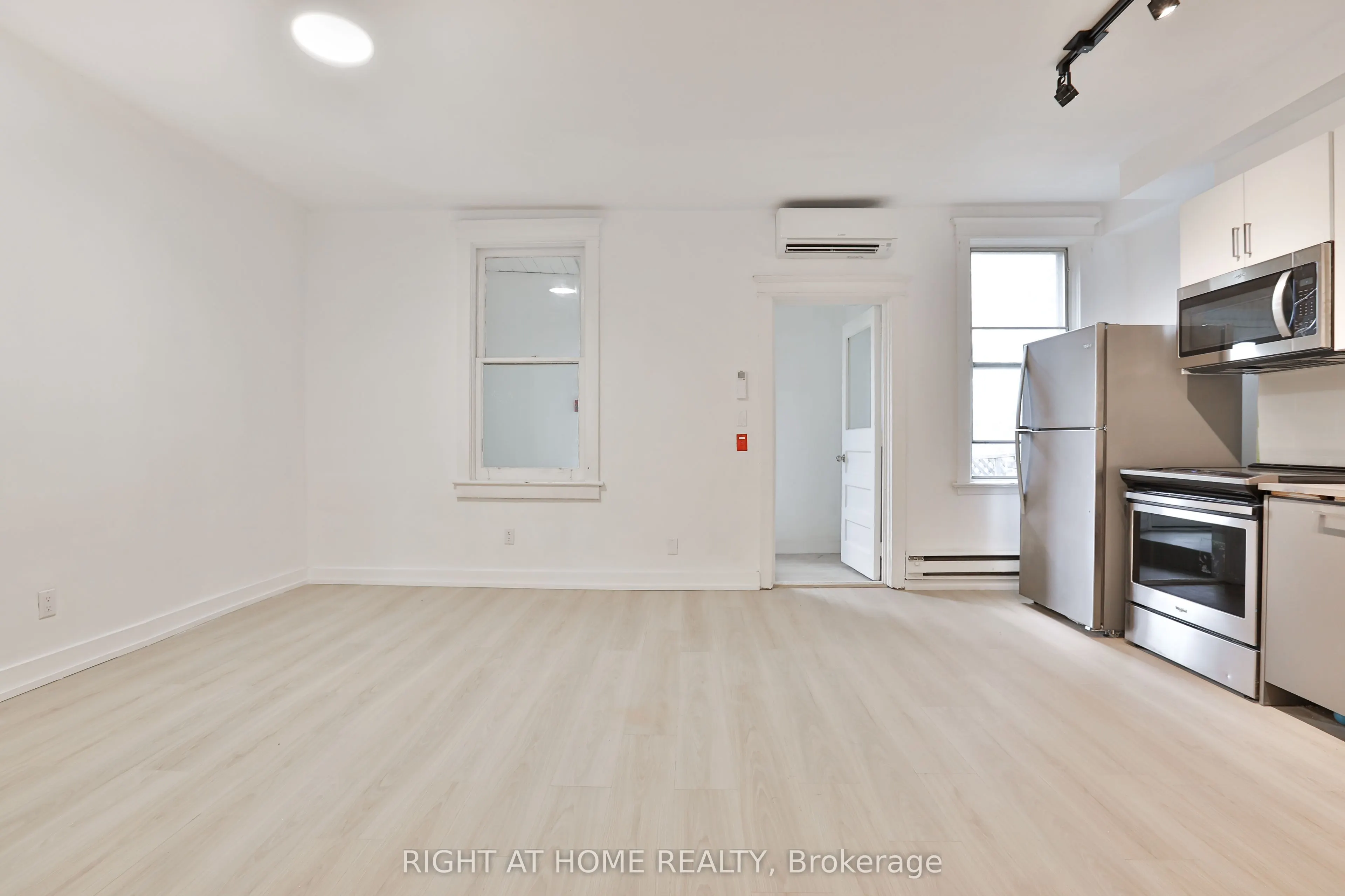 548 College Street, #3F