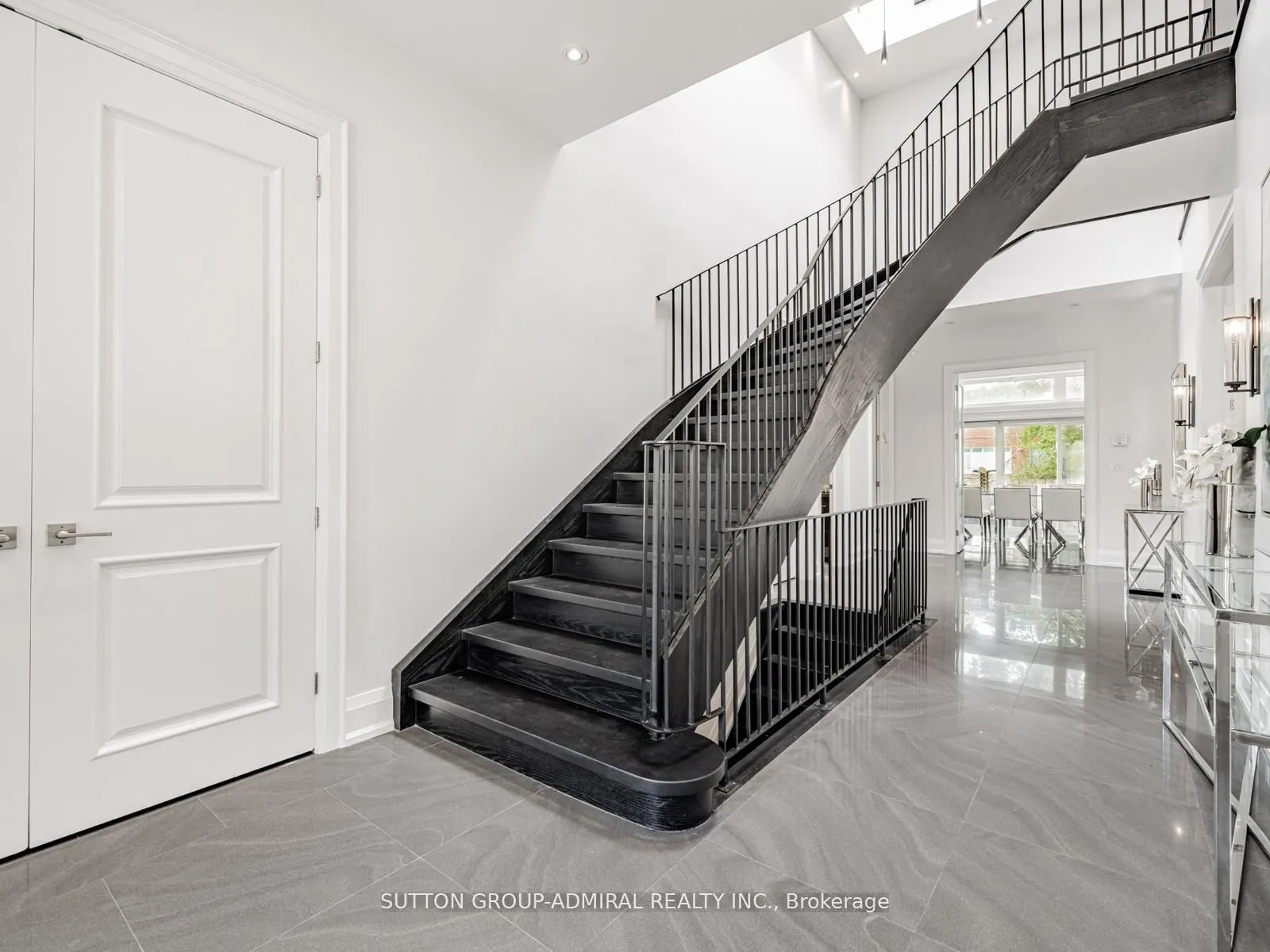 11 Frontenac Avenue