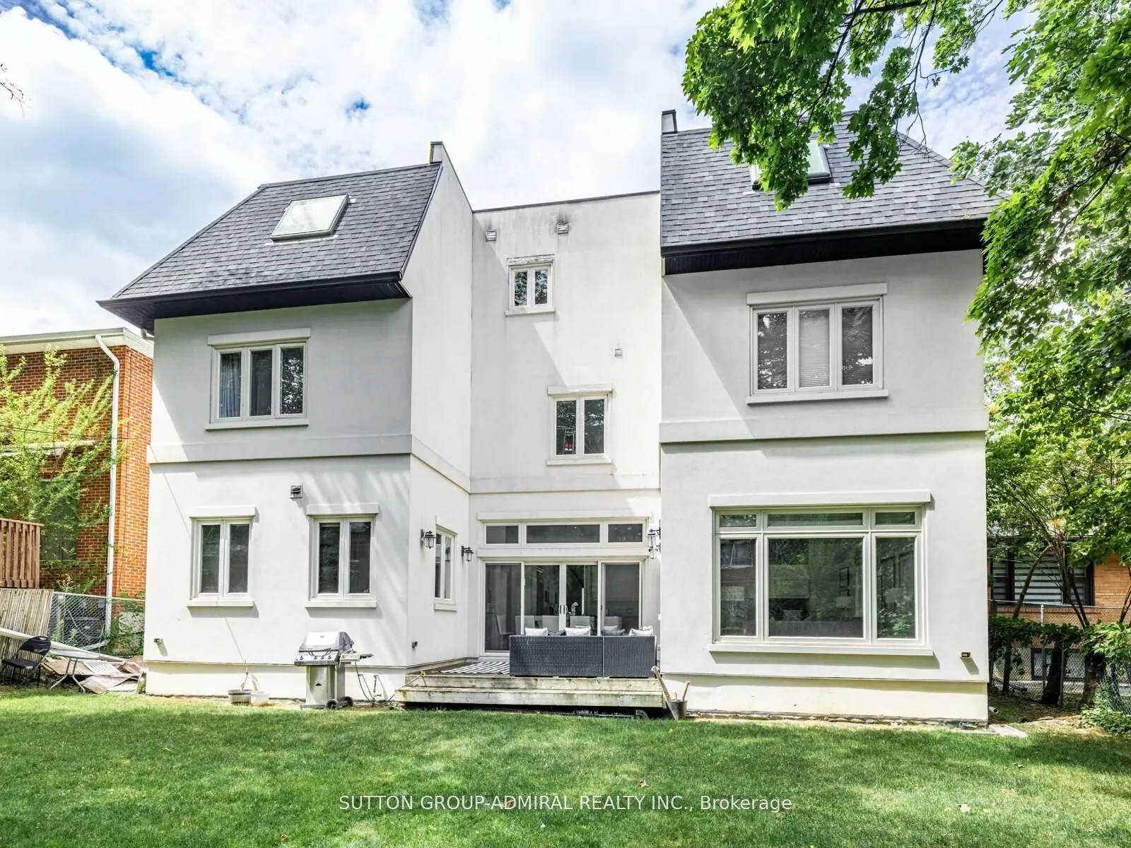 11 Frontenac Avenue