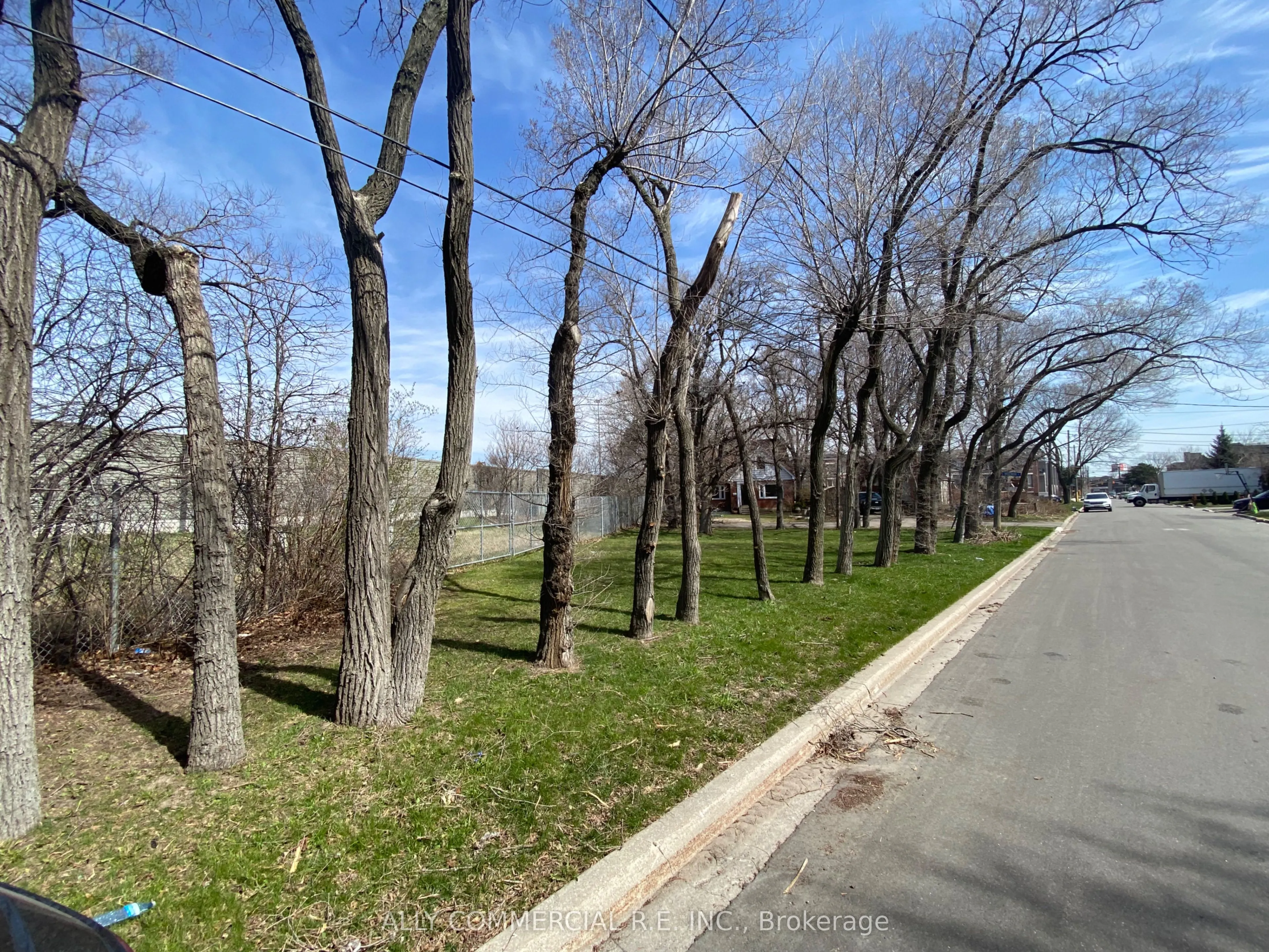 36 Marquette Avenue