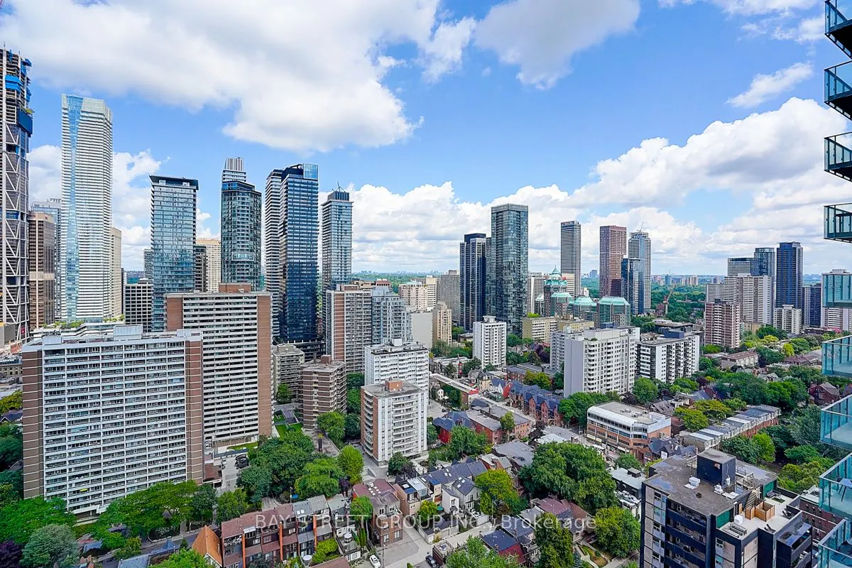 28 Wellesley Street E, #3107
