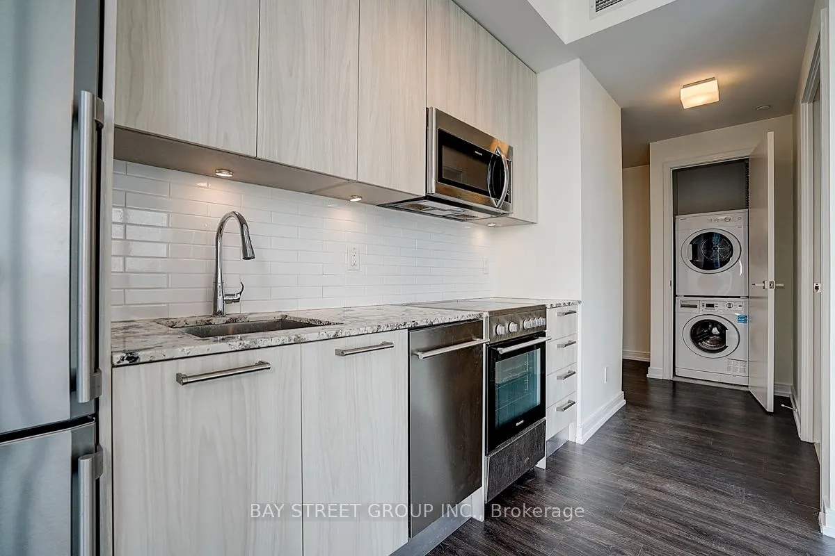 28 Wellesley Street E, #3107