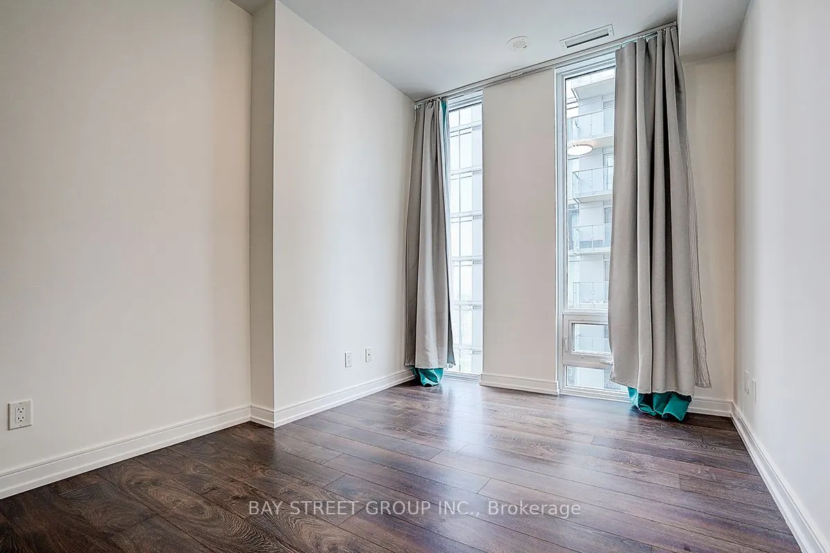 28 Wellesley Street E, #3107