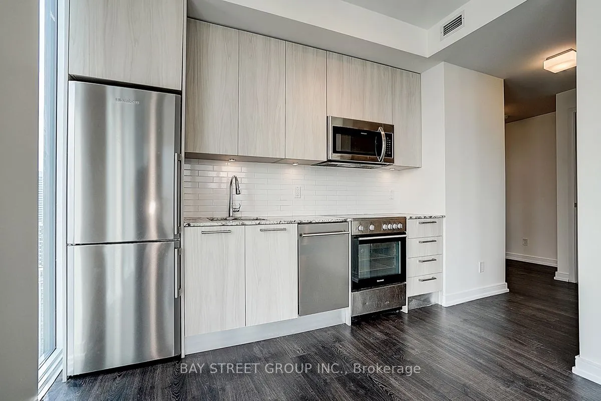 28 Wellesley Street E, #3107