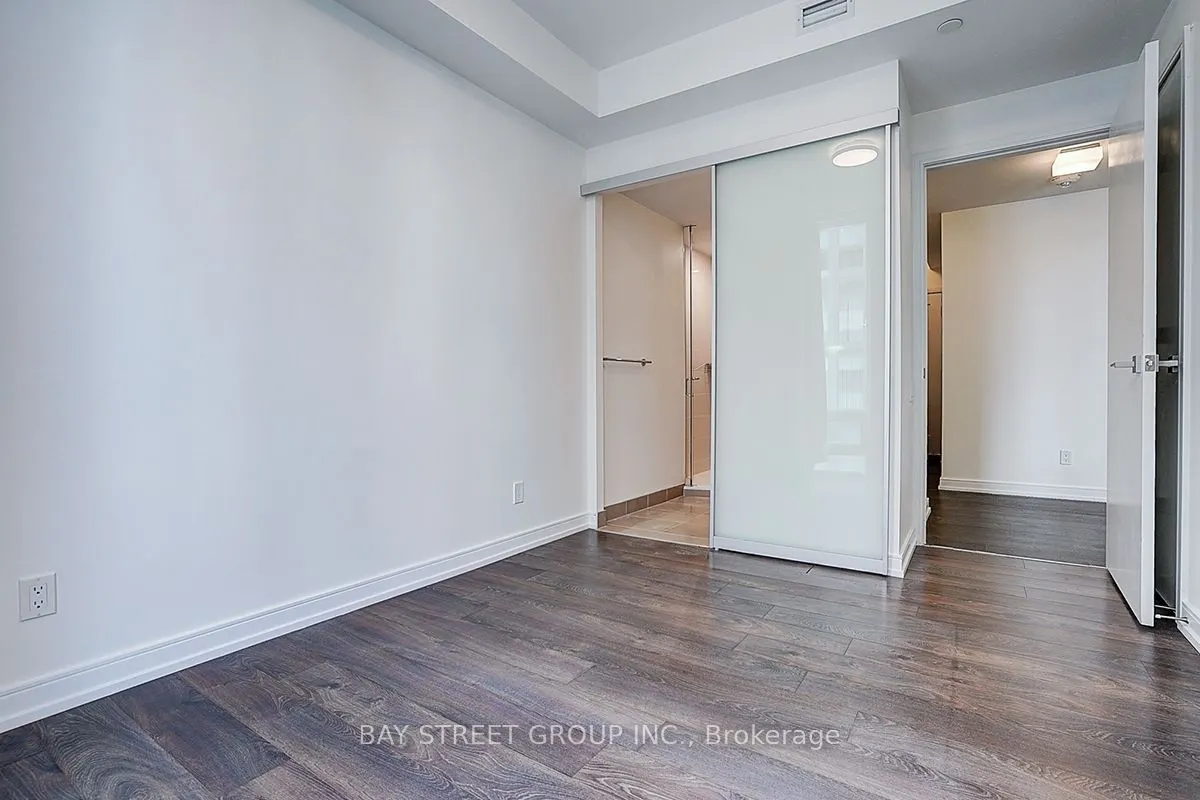 28 Wellesley Street E, #3107
