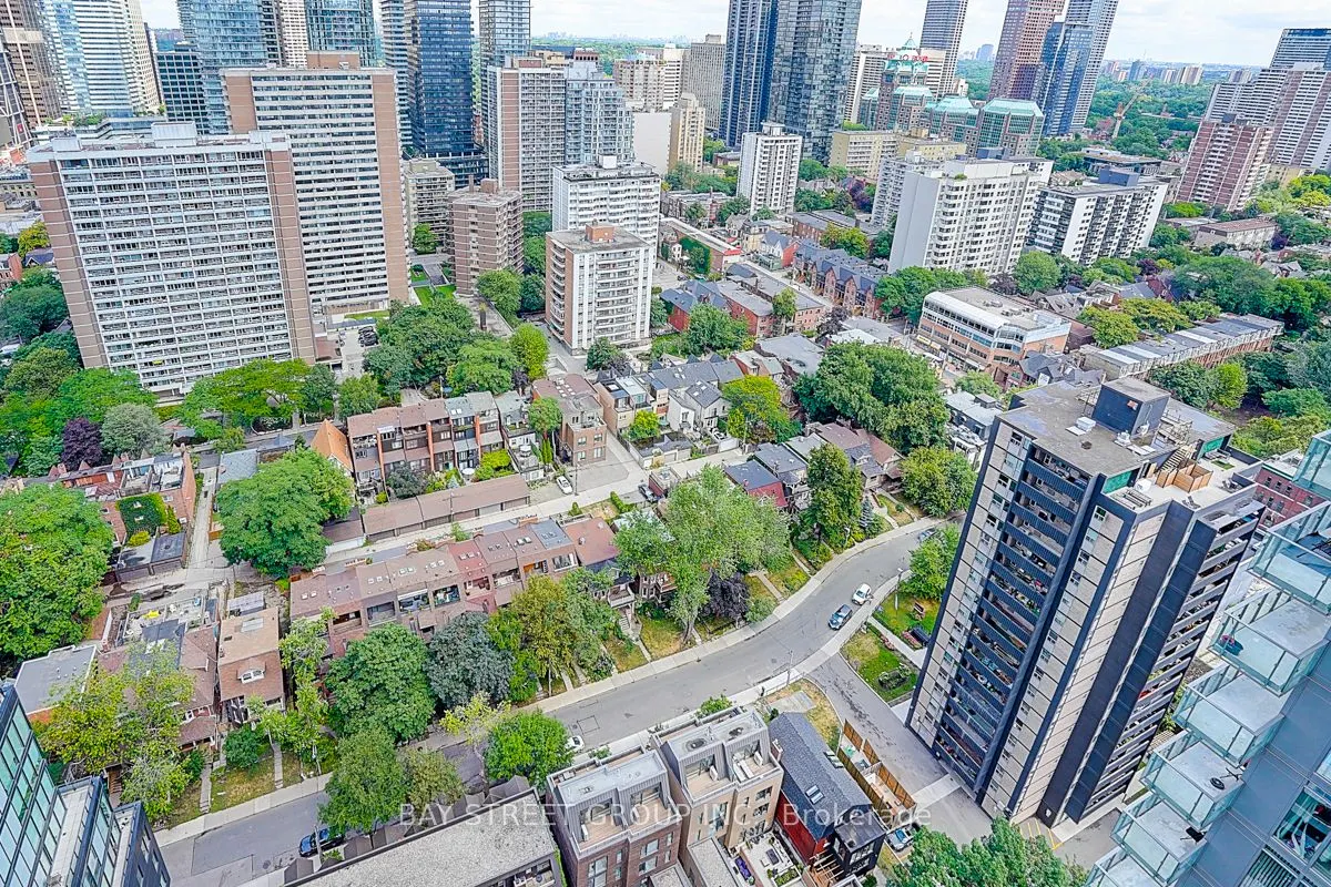 28 Wellesley Street E, #3107
