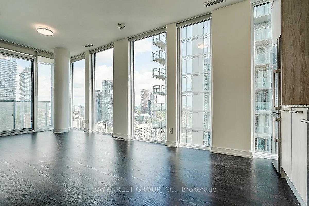 28 Wellesley Street E, #3107