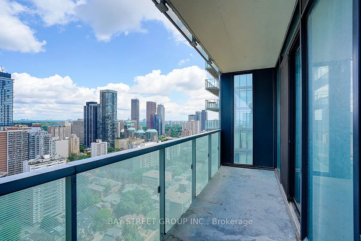 28 Wellesley Street E, #3107