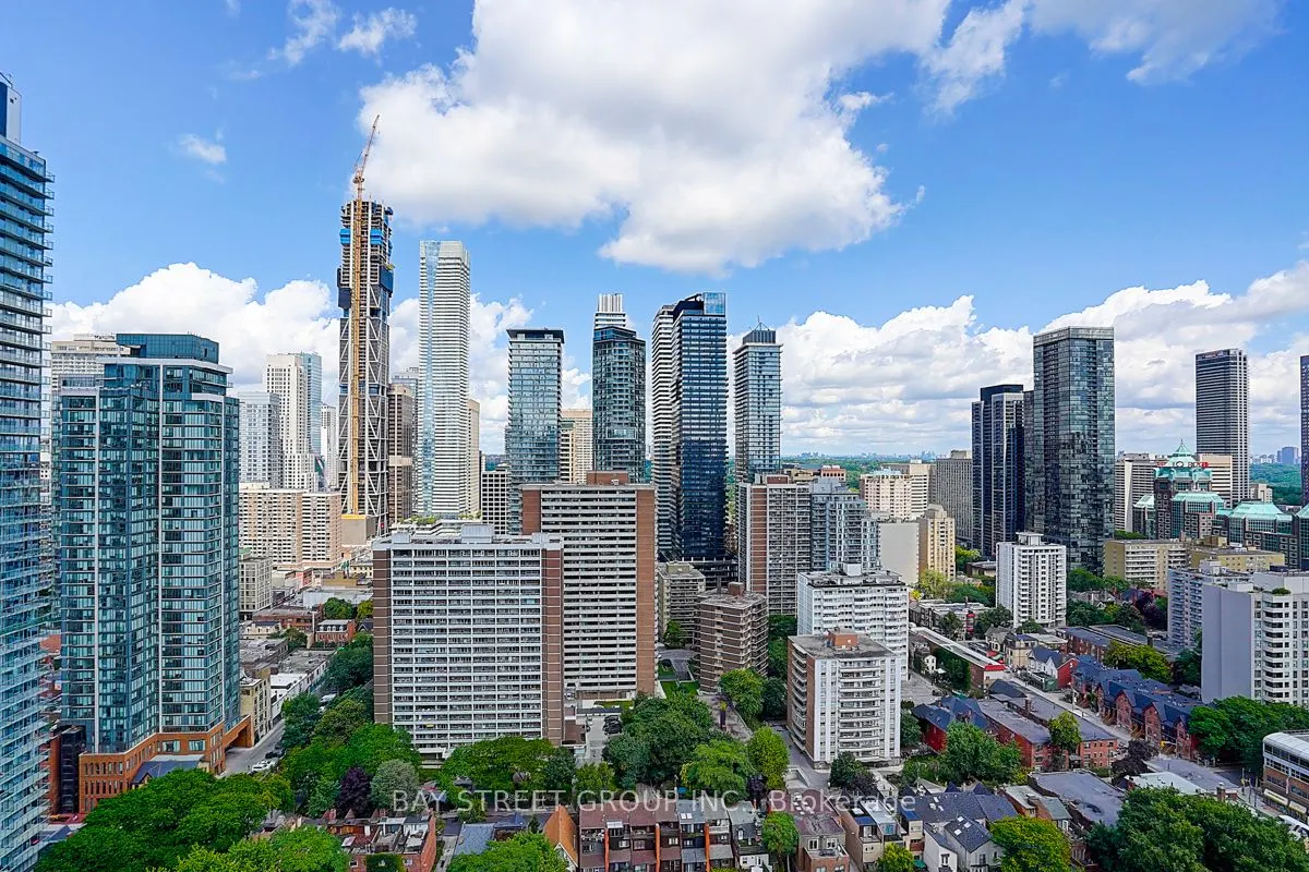 28 Wellesley Street E, #3107
