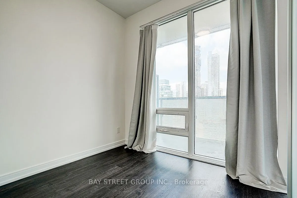 28 Wellesley Street E, #3107
