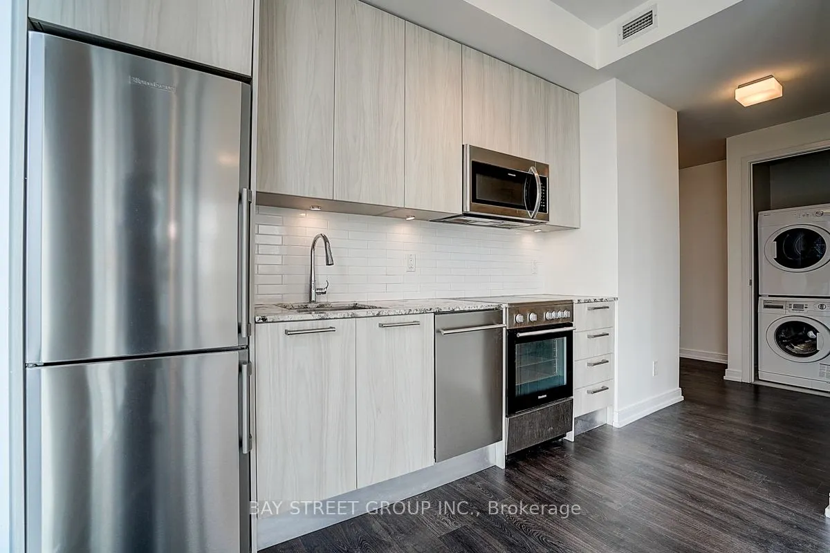 28 Wellesley Street E, #3107