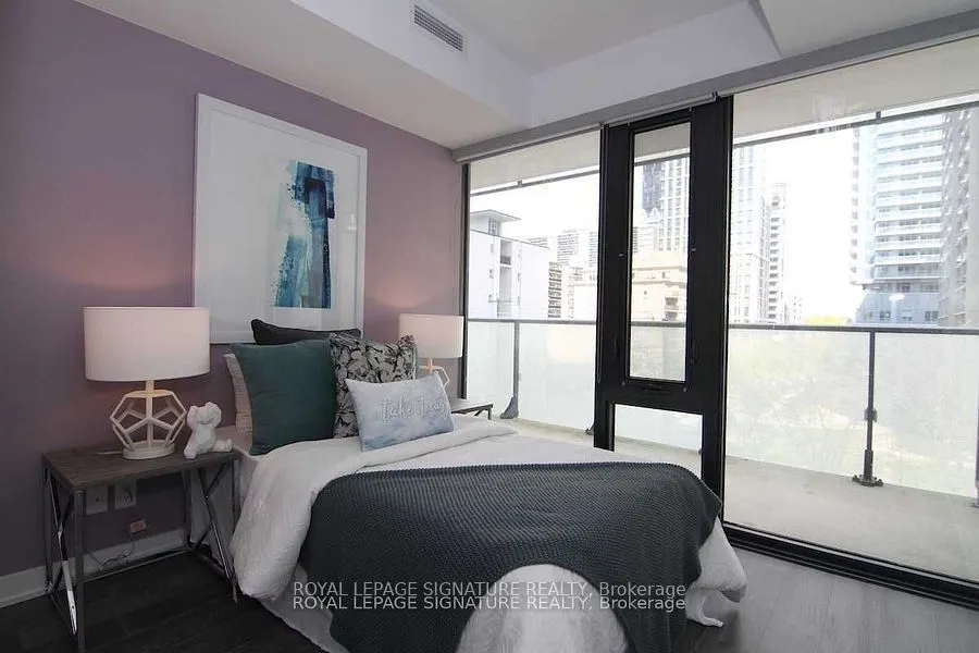 185 Roehampton Avenue, #303