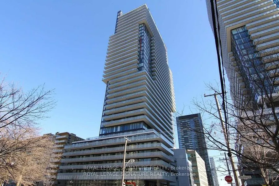 185 Roehampton Avenue, #303
