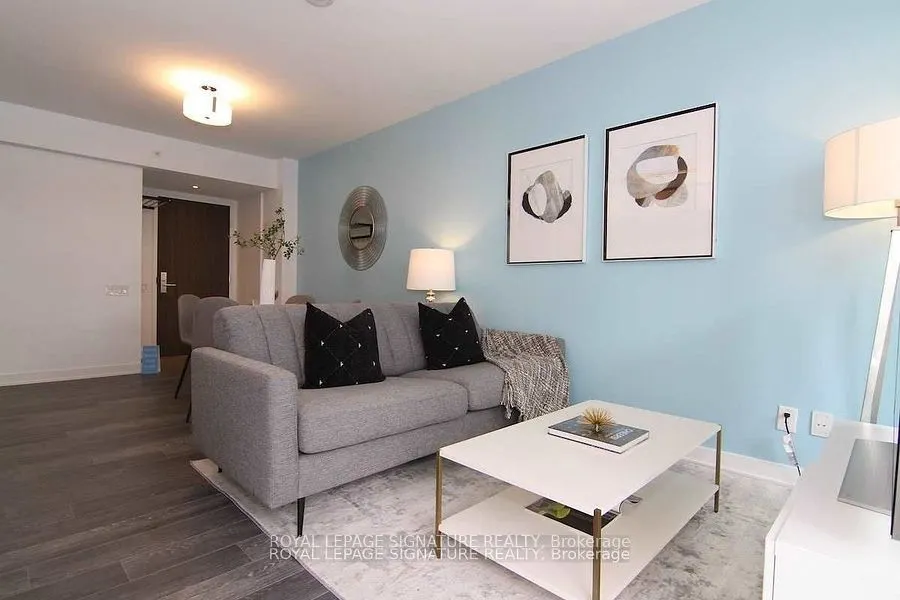 185 Roehampton Avenue, #303