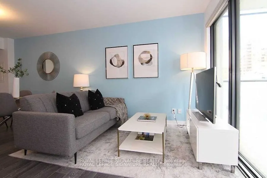 185 Roehampton Avenue, #303
