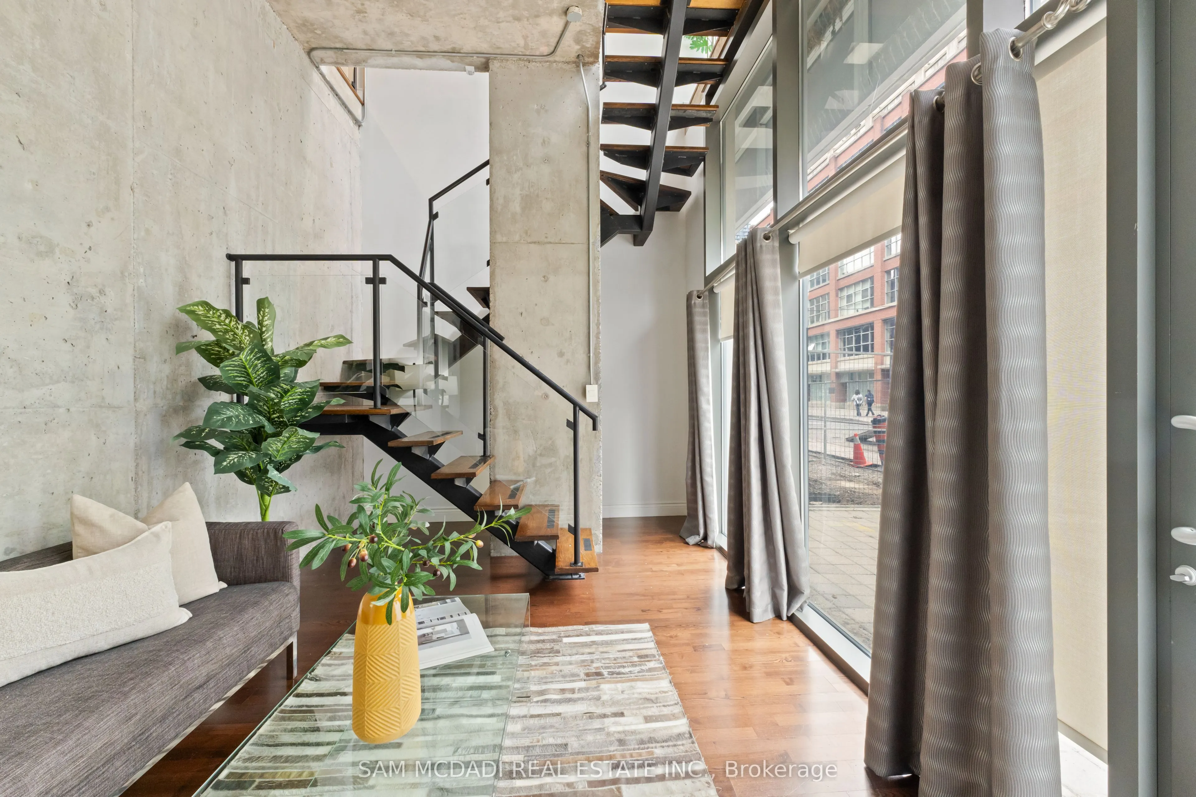 42 Camden Street, #204