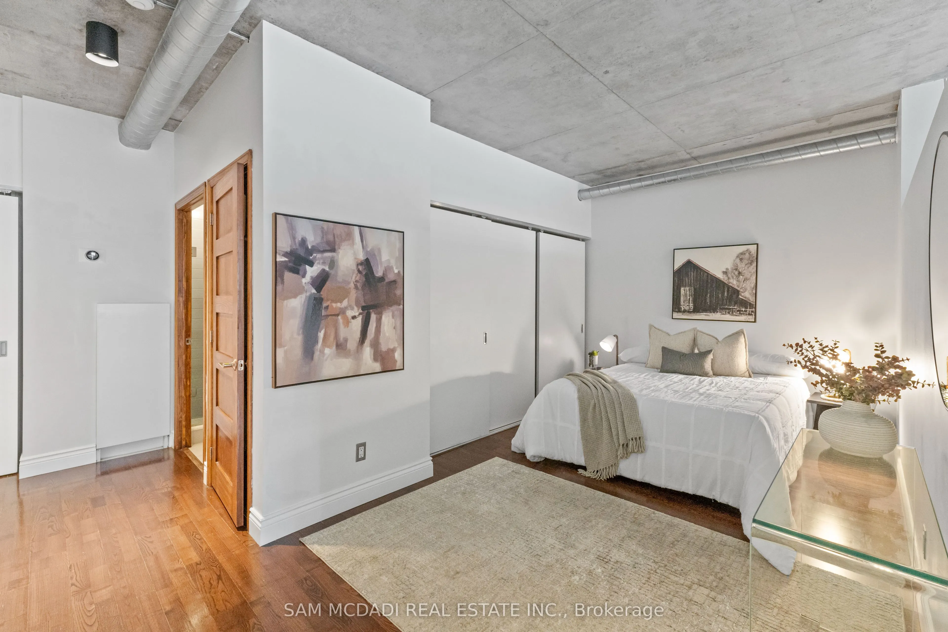 42 Camden Street, #204