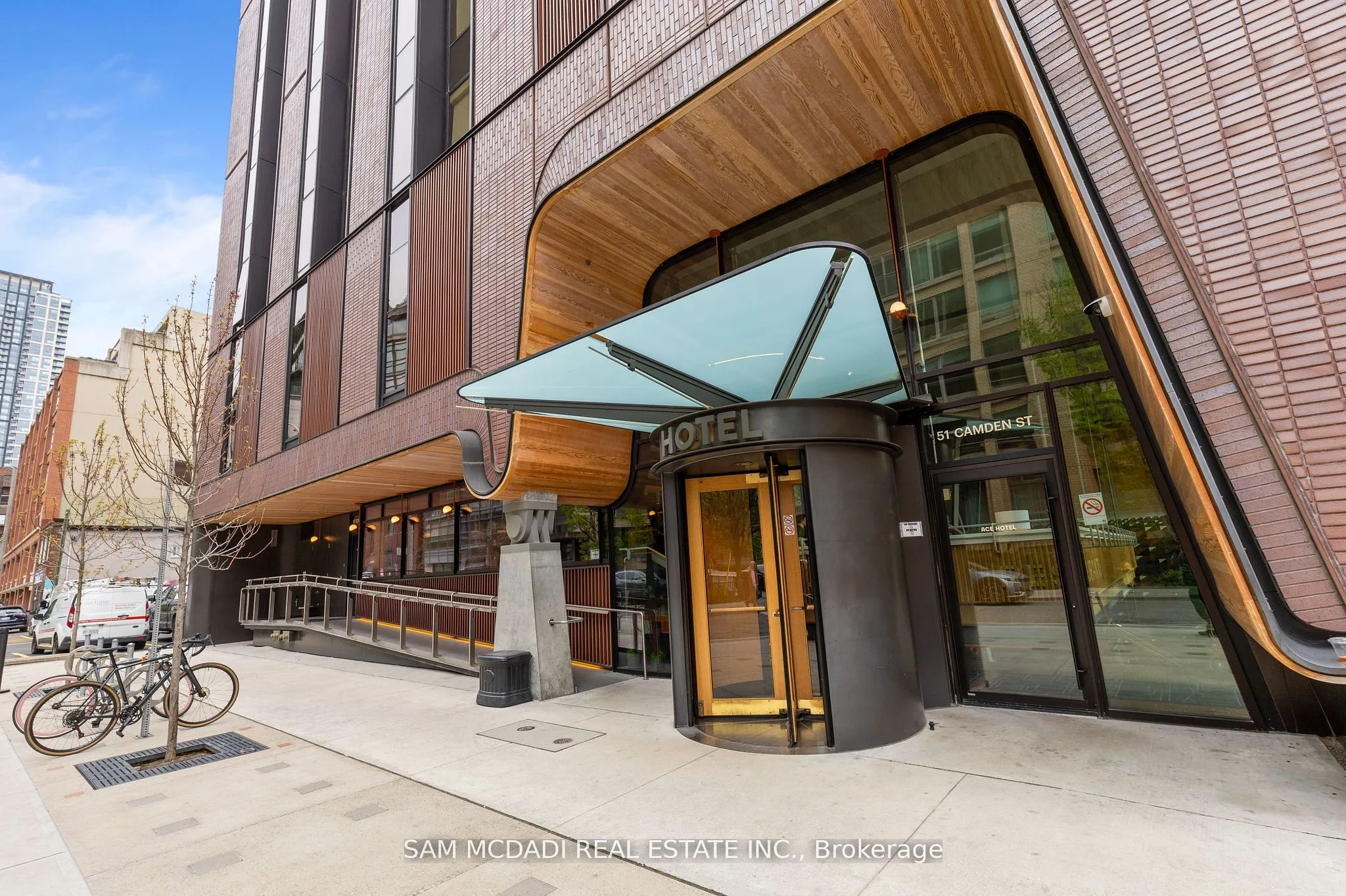 42 Camden Street, #204