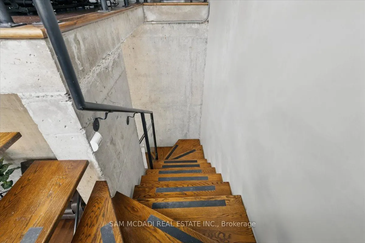 42 Camden Street, #204
