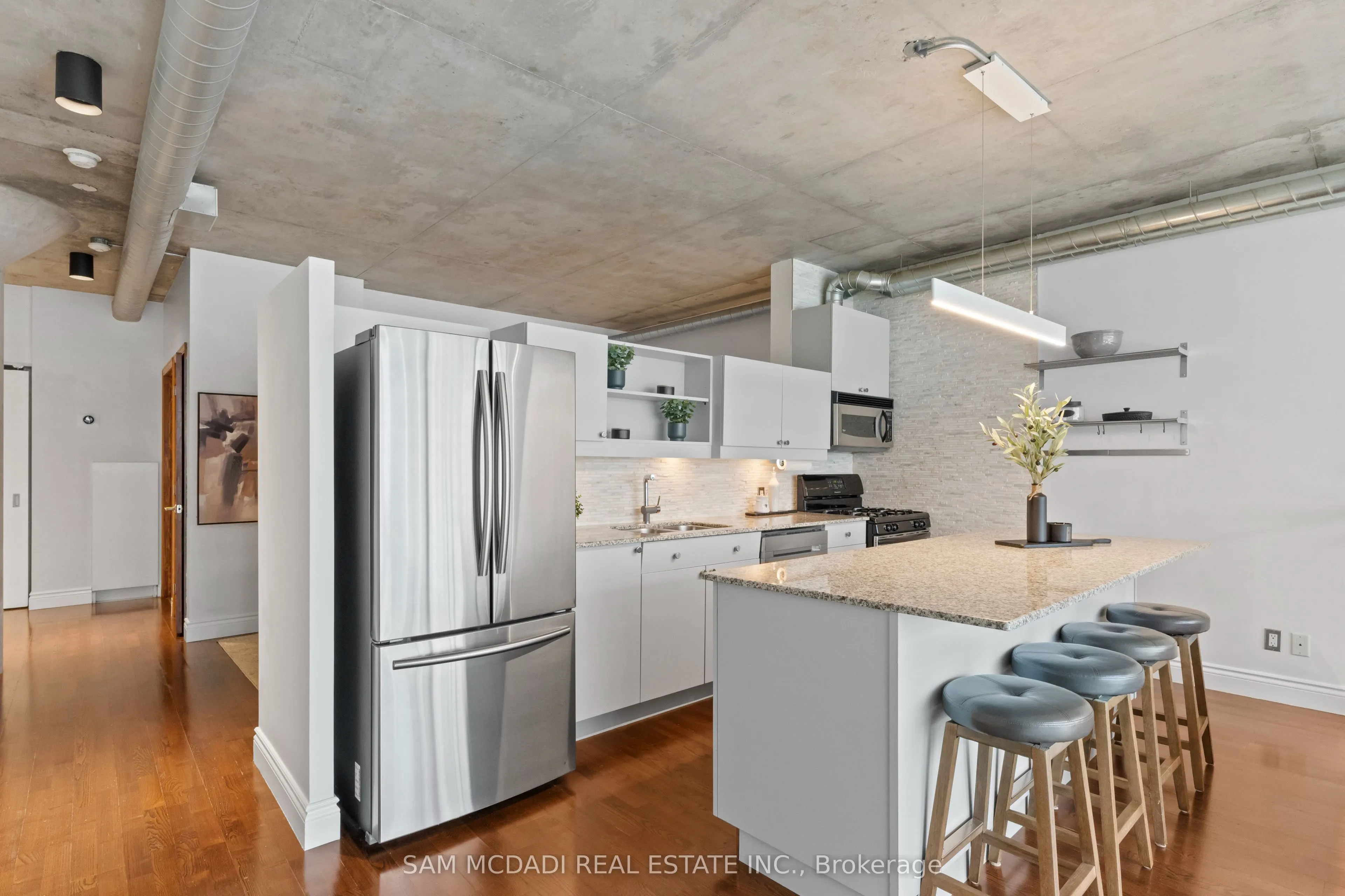 42 Camden Street, #204