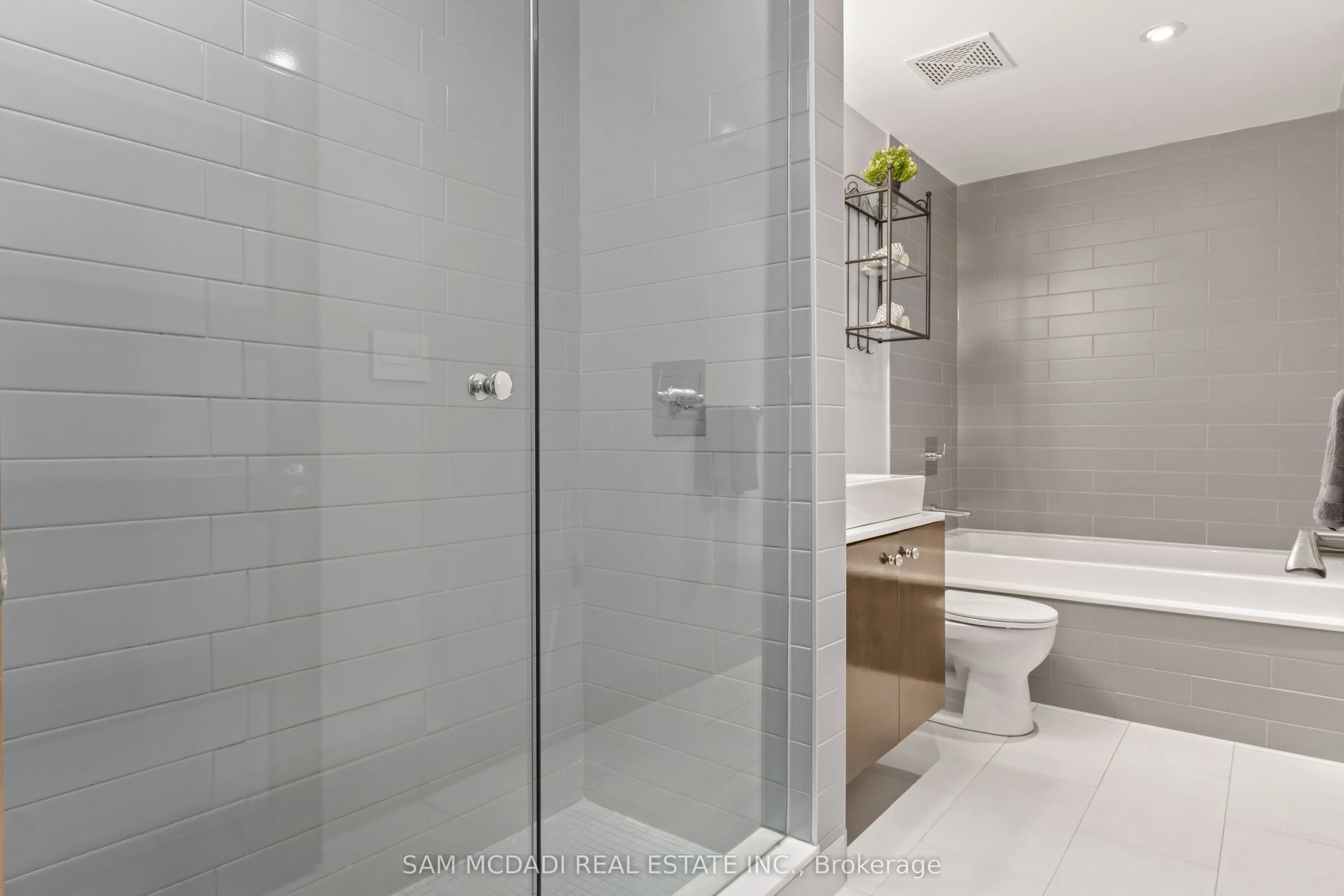 42 Camden Street, #204