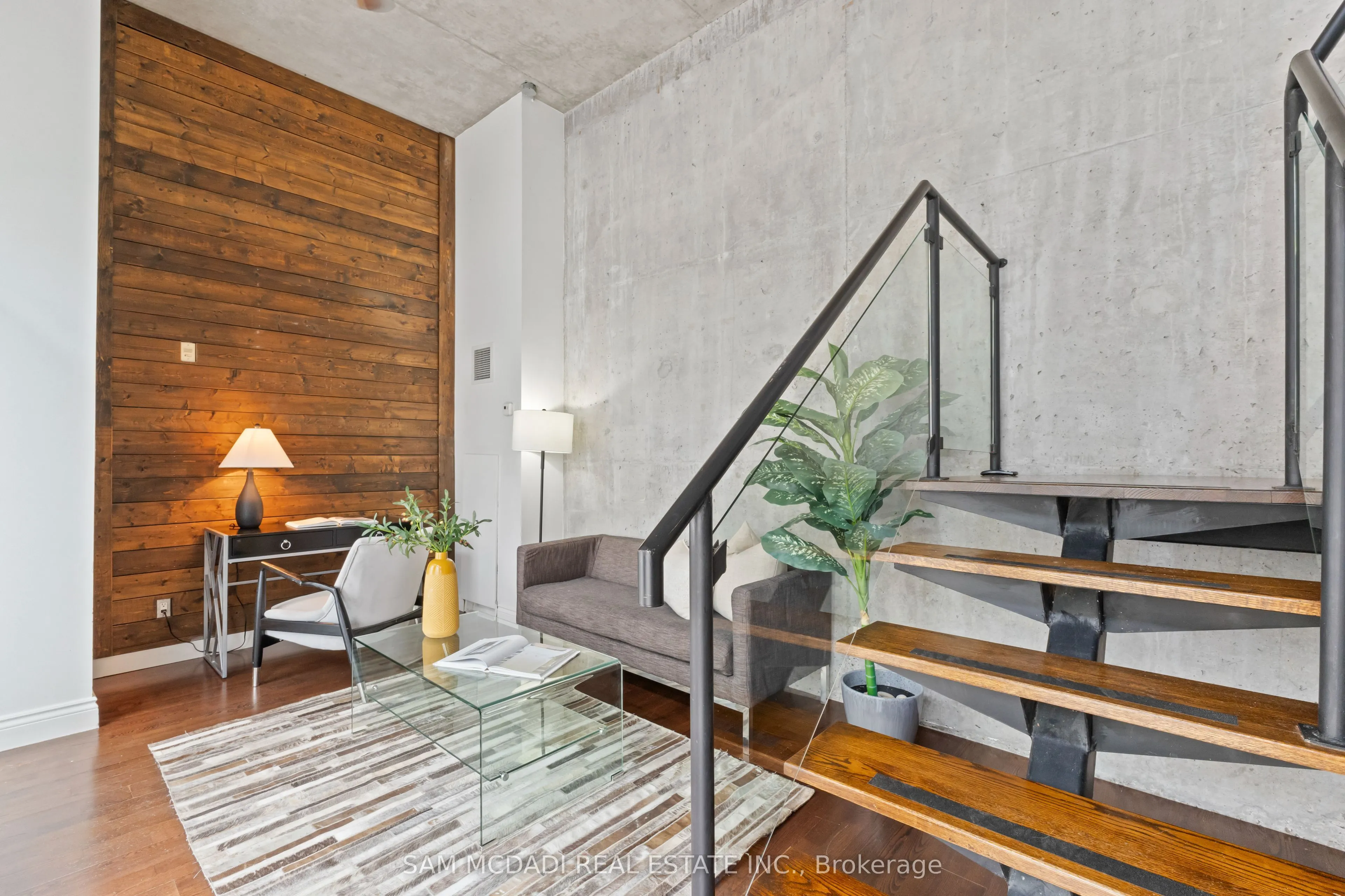 42 Camden Street, #204